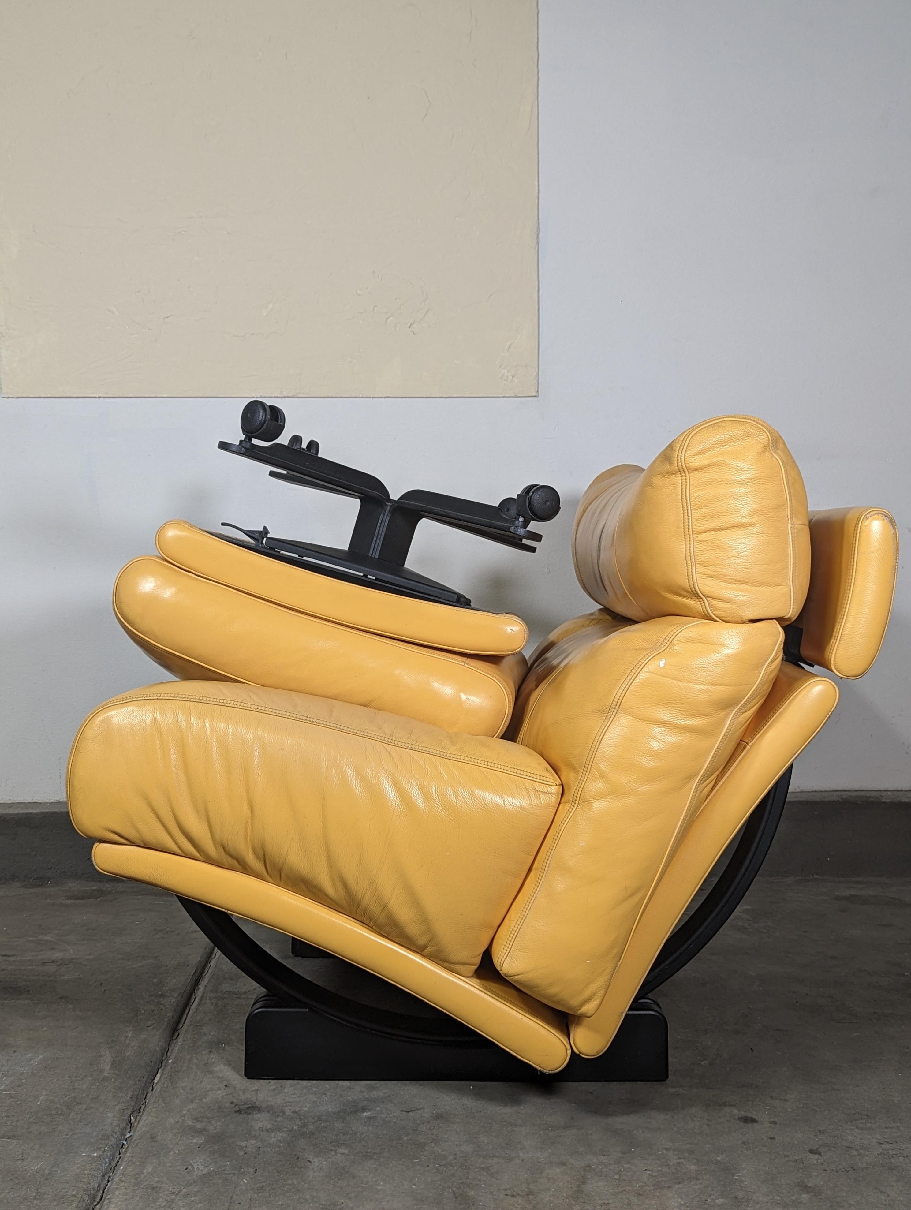 Postmodern Walse Leather Lounge Chair by Tito Agnoli for Poltrona Frau, c1990s For Sale 3