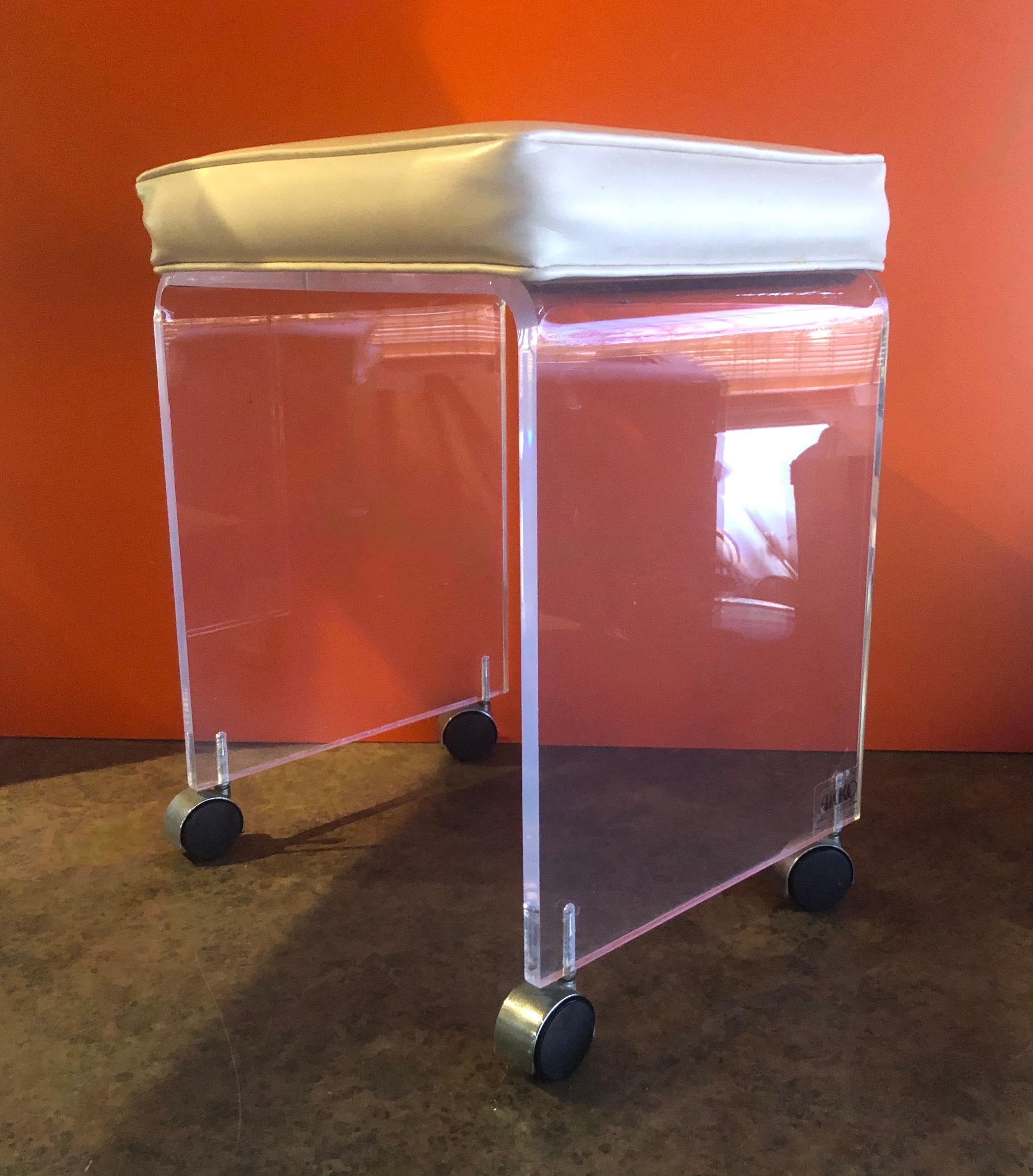 Postmodern Waterfall Lucite Vanity Stool or Bench by Akko In Good Condition In San Diego, CA
