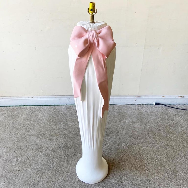 Postmodern White and Pink Plaster Ribbon Floor Lamp For Sale at 1stDibs