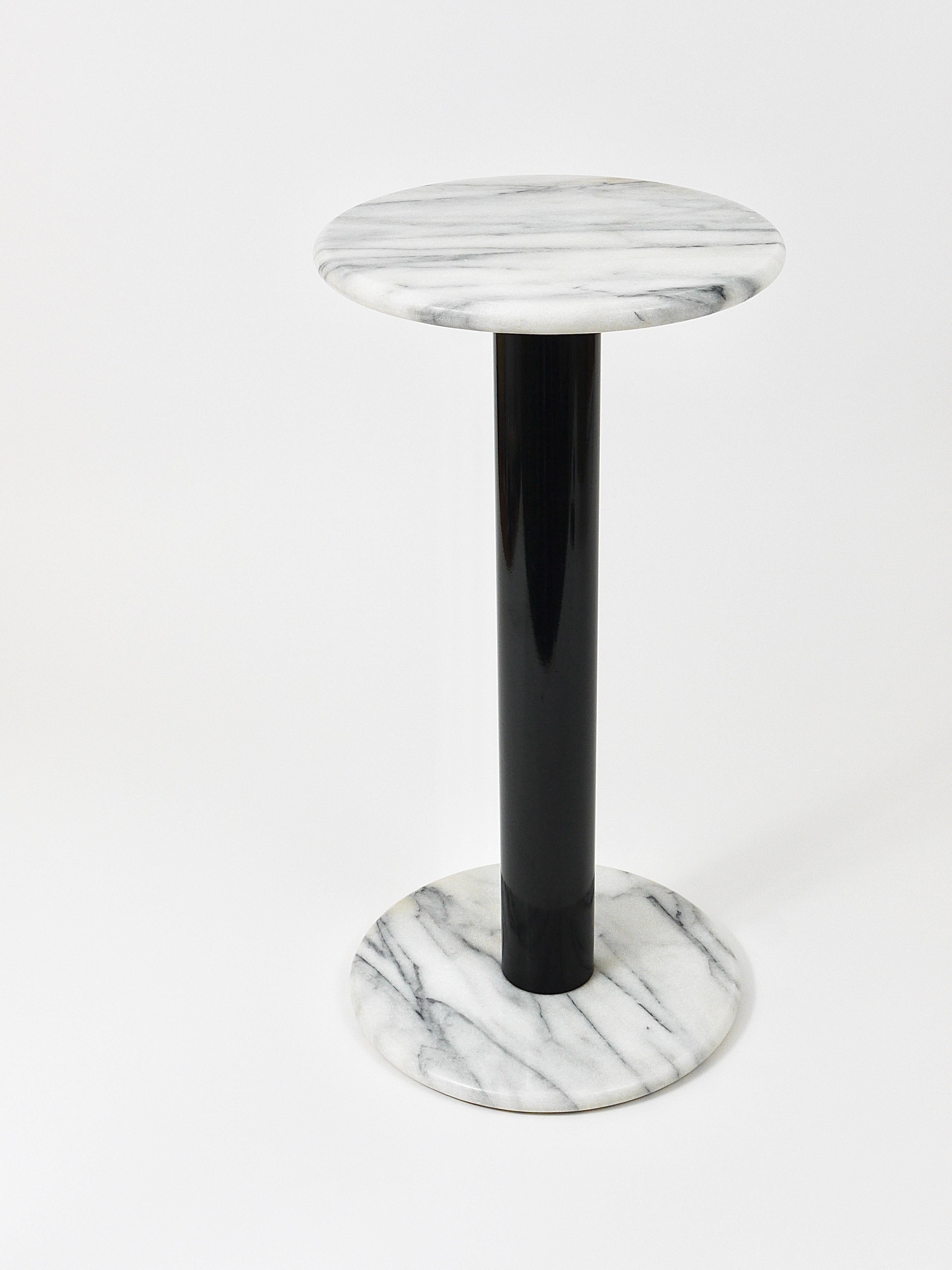Postmodern White Carrara Marble Flower Stand Pedestal Table, Italy, 1980s For Sale 11