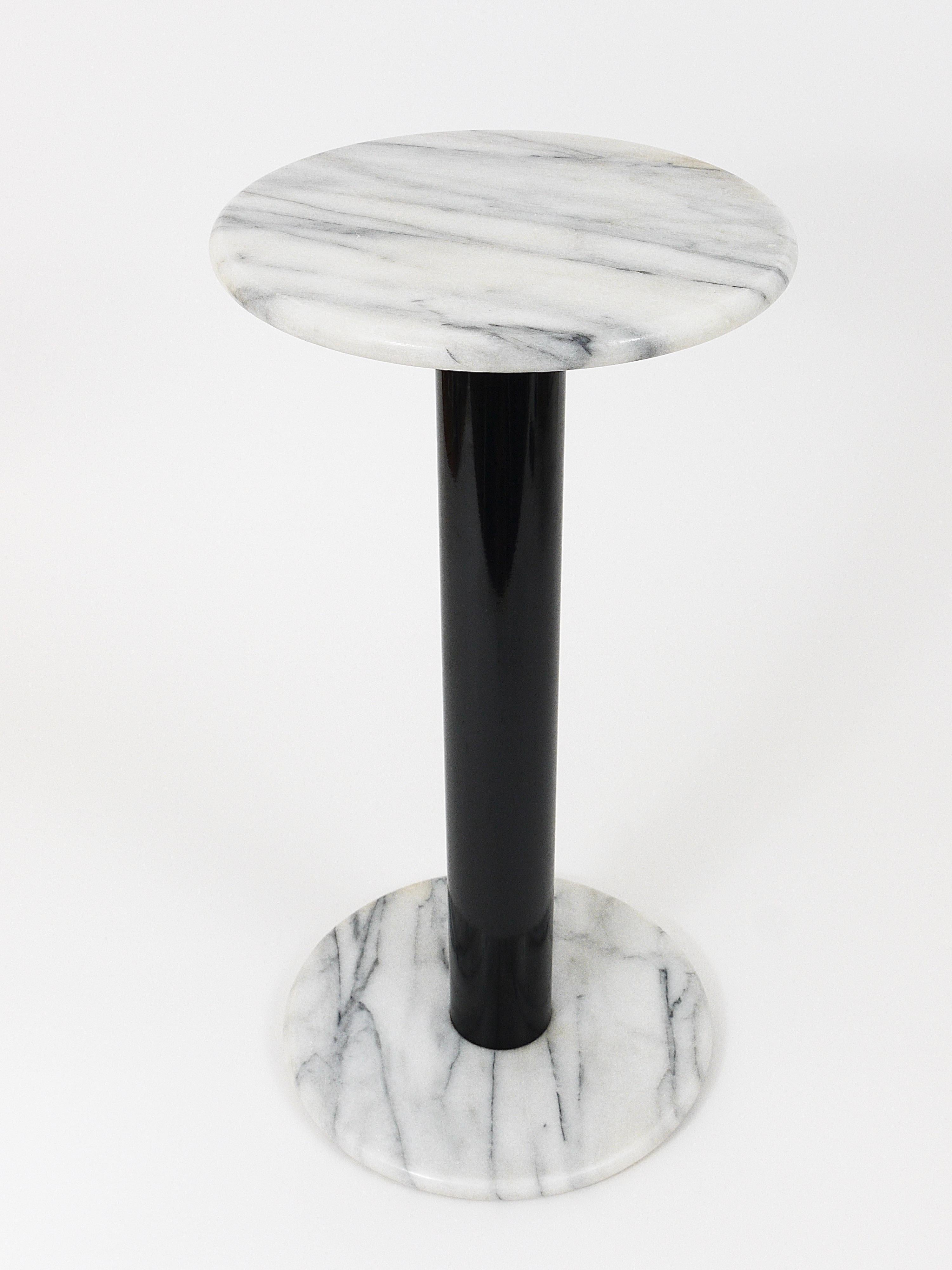 Post-Modern Postmodern White Carrara Marble Flower Stand Pedestal Table, Italy, 1980s For Sale