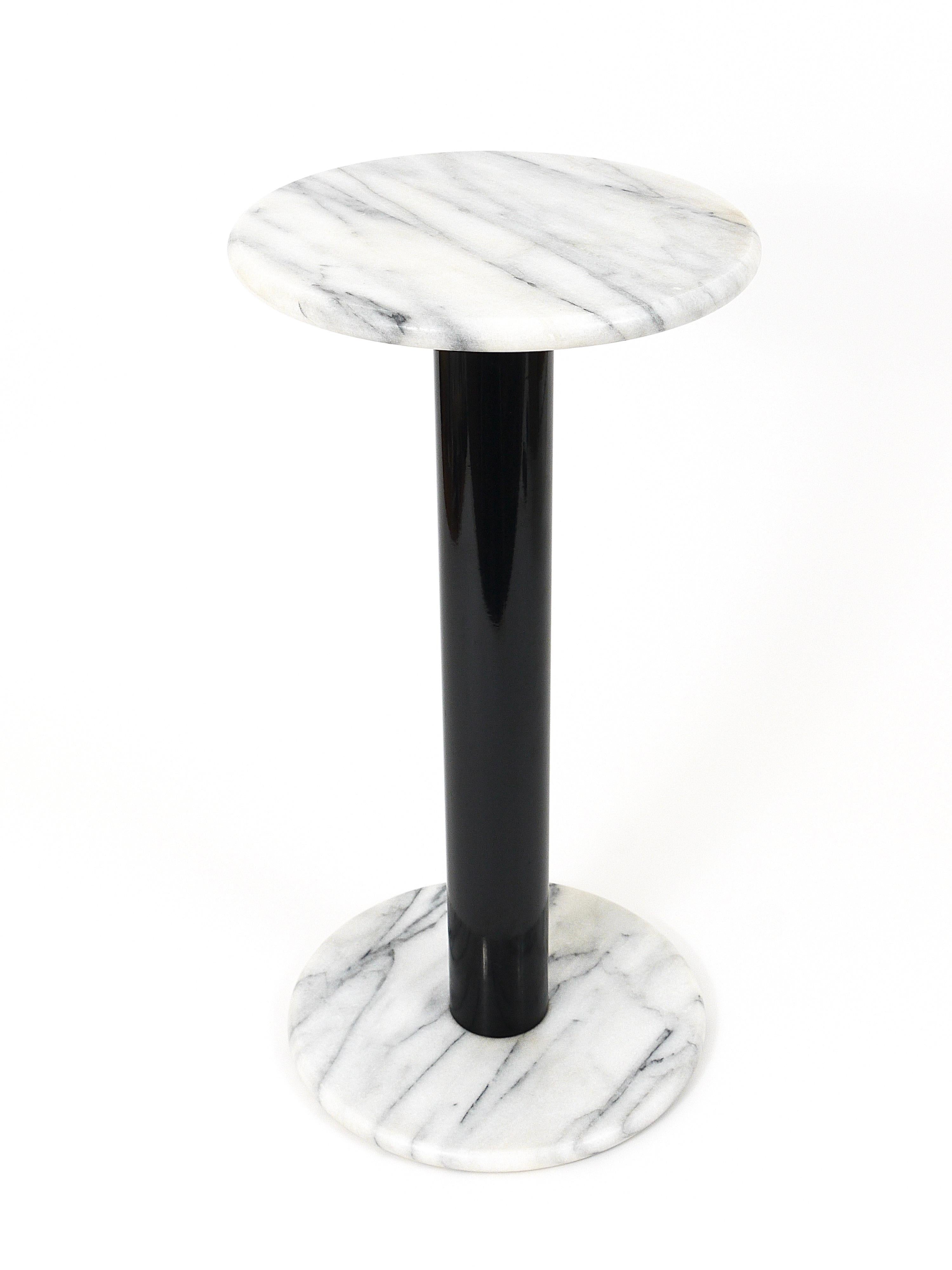 Late 20th Century Postmodern White Carrara Marble Flower Stand Pedestal Table, Italy, 1980s For Sale