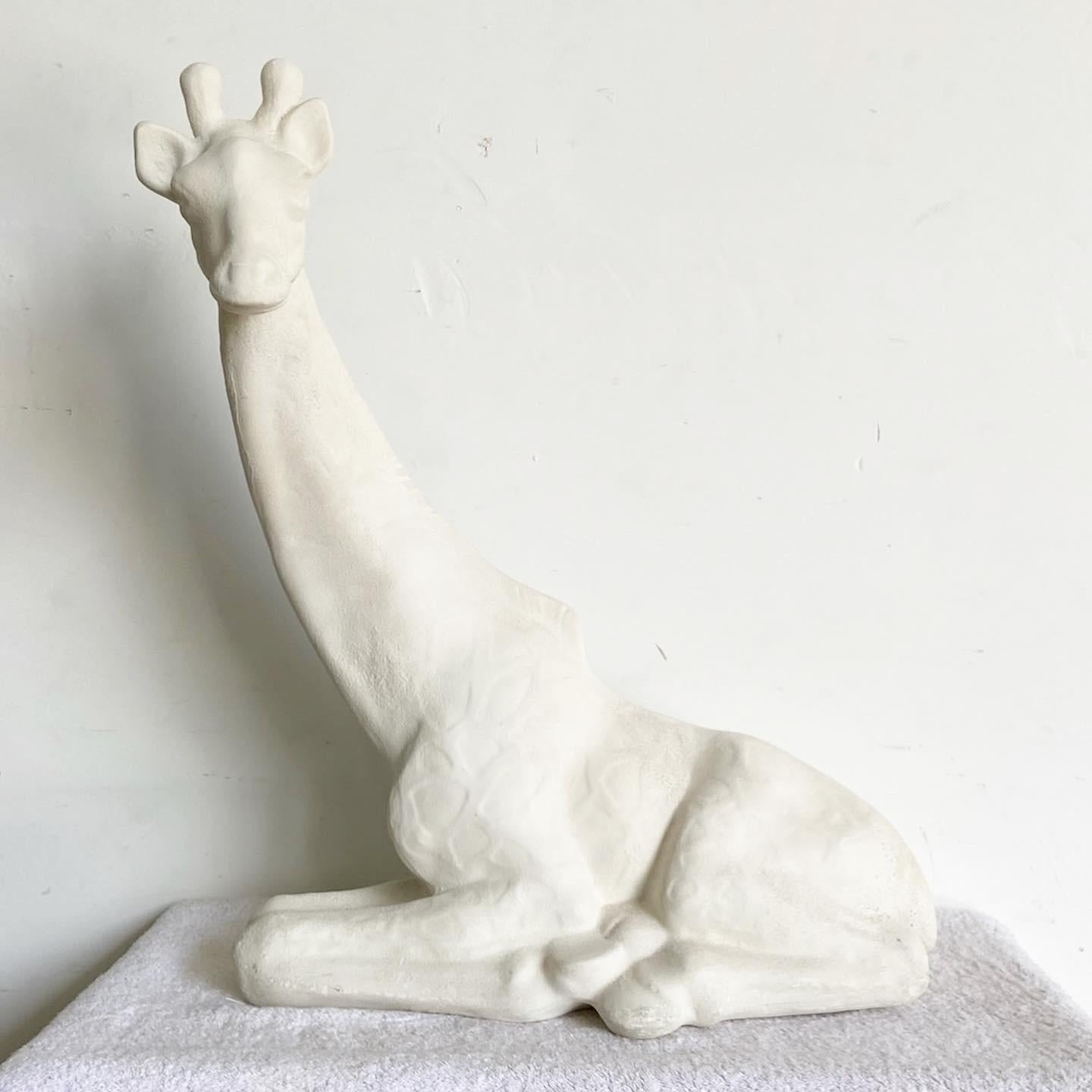 Postmoderne weiße Giraffen-Skulptur aus Keramik (amerikanisch) im Angebot