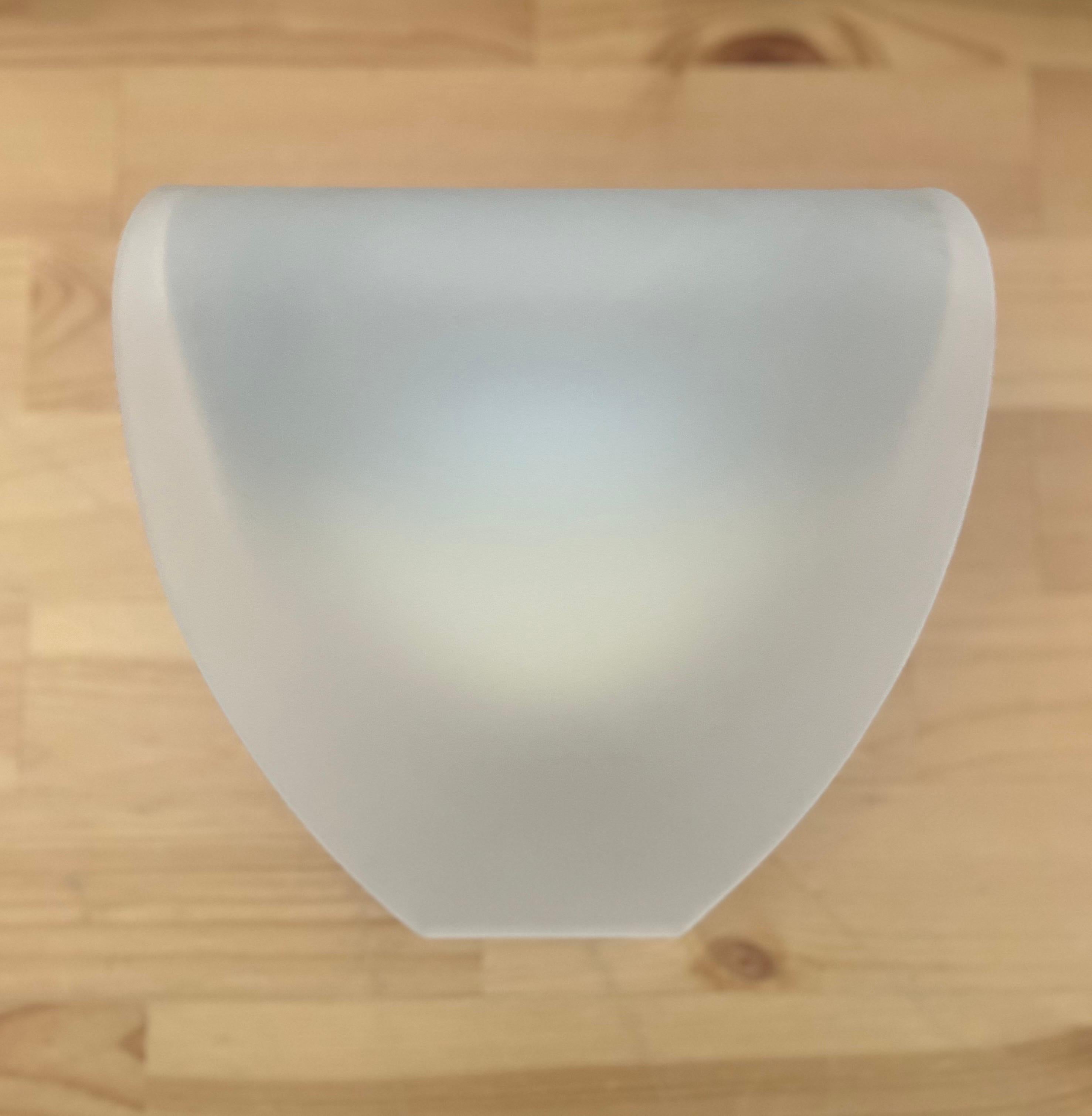 Juego de ocho apliques postmodernos de cristal blanco dorado by Blauet, Barcelona, años 90 3