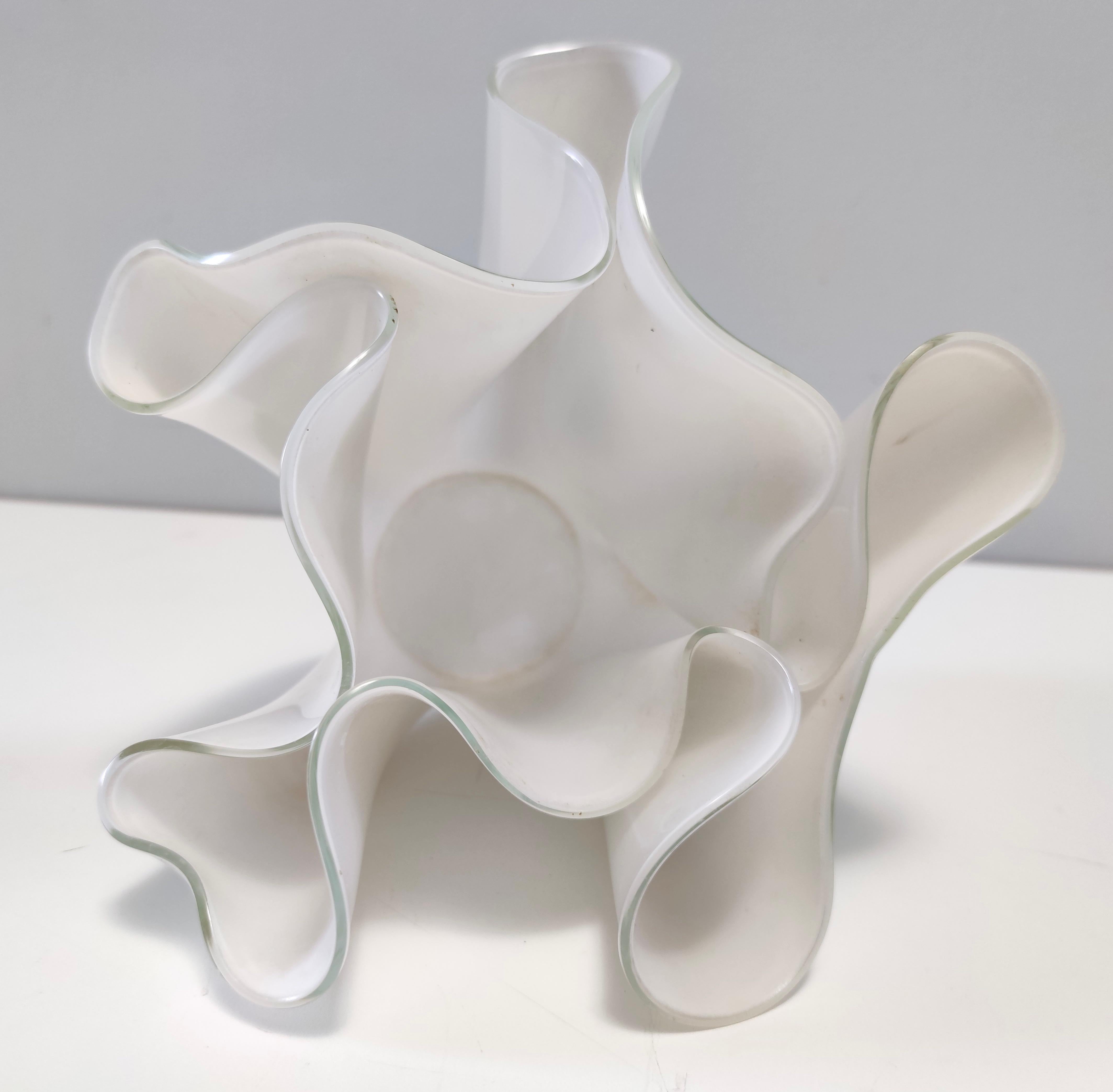 Verre de Murano Vase postmoderne Fazzoletto de Giorgio Berlini, Italie en vente