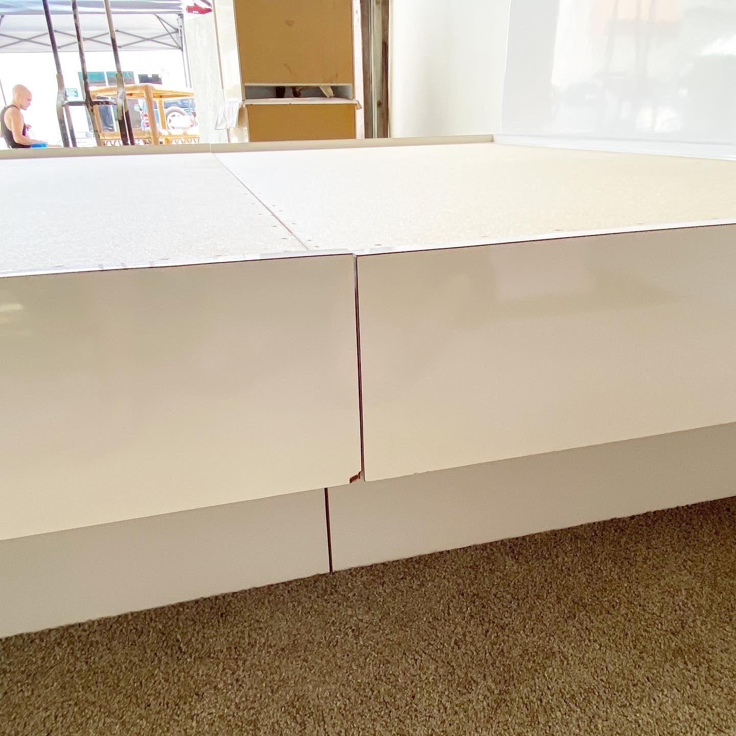 Postmodern White Lacquer Laminate King Platform Bed With Headboard In Good Condition In Delray Beach, FL