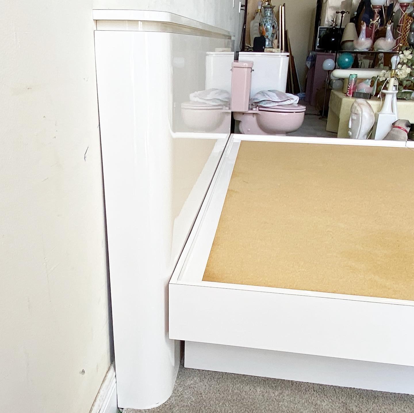 Late 20th Century Postmodern White Lacquer Laminate King Platform Bed With Headboard