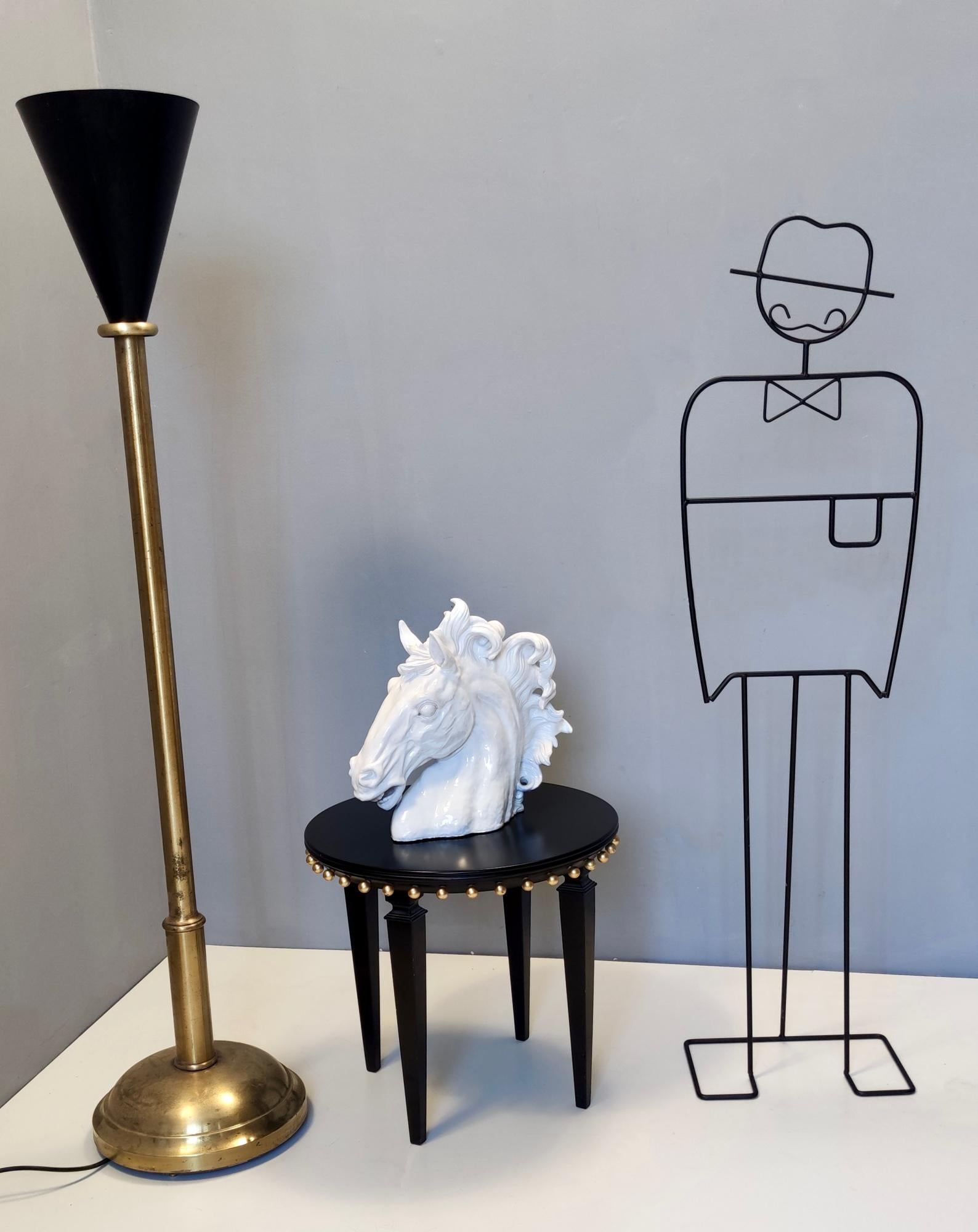 Objeto decorativo posmoderno de cerámica lacada blanca con cabeza de caballo, Italia Años 80 en venta 5