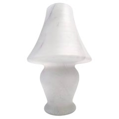 Lampe de bureau postmoderne en verre de Murano blanc avec un effet de marbre rose, Italie