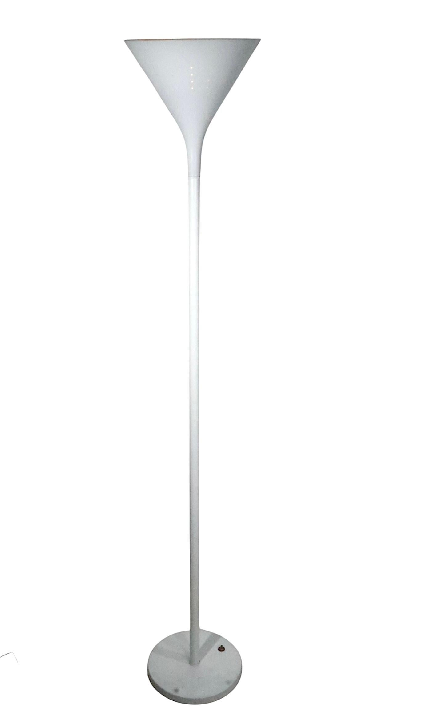 Torchère postmoderne blanche sur blanche attribuée à Von Nessen en vente 6