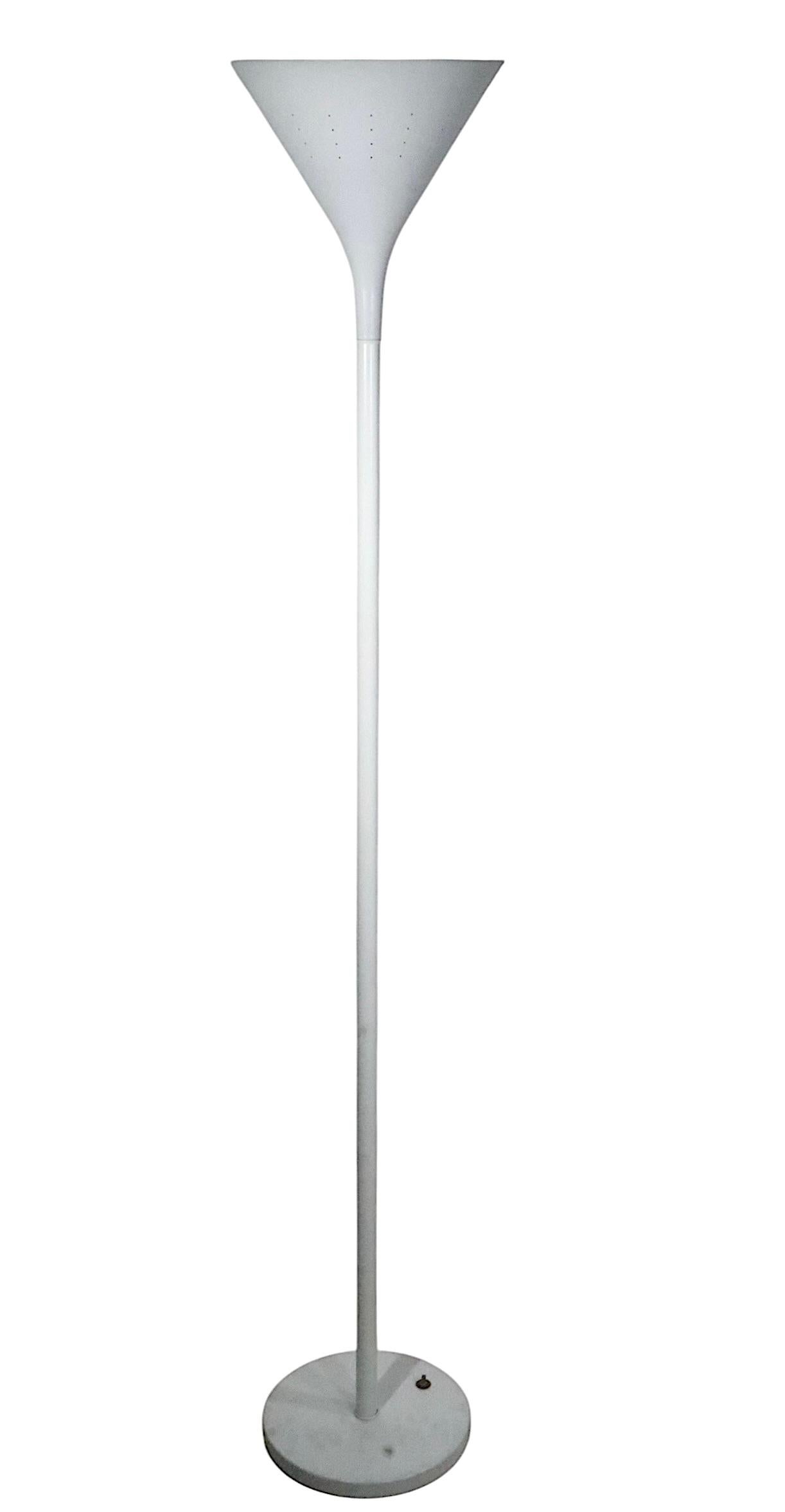 Torchère postmoderne blanche sur blanche attribuée à Von Nessen en vente 8