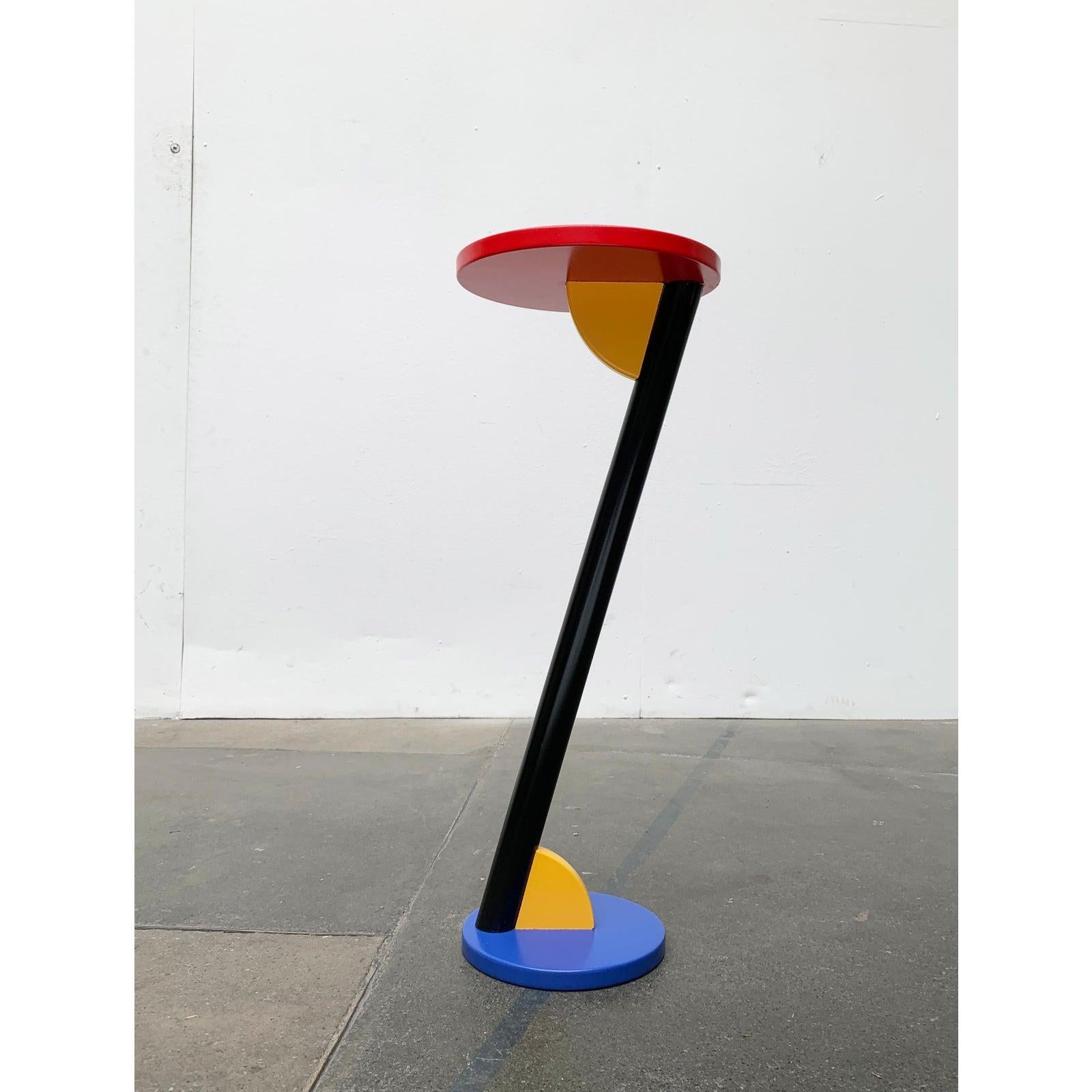 Stand ou table d'appoint postmoderne en bois, années 1980 en vente 6