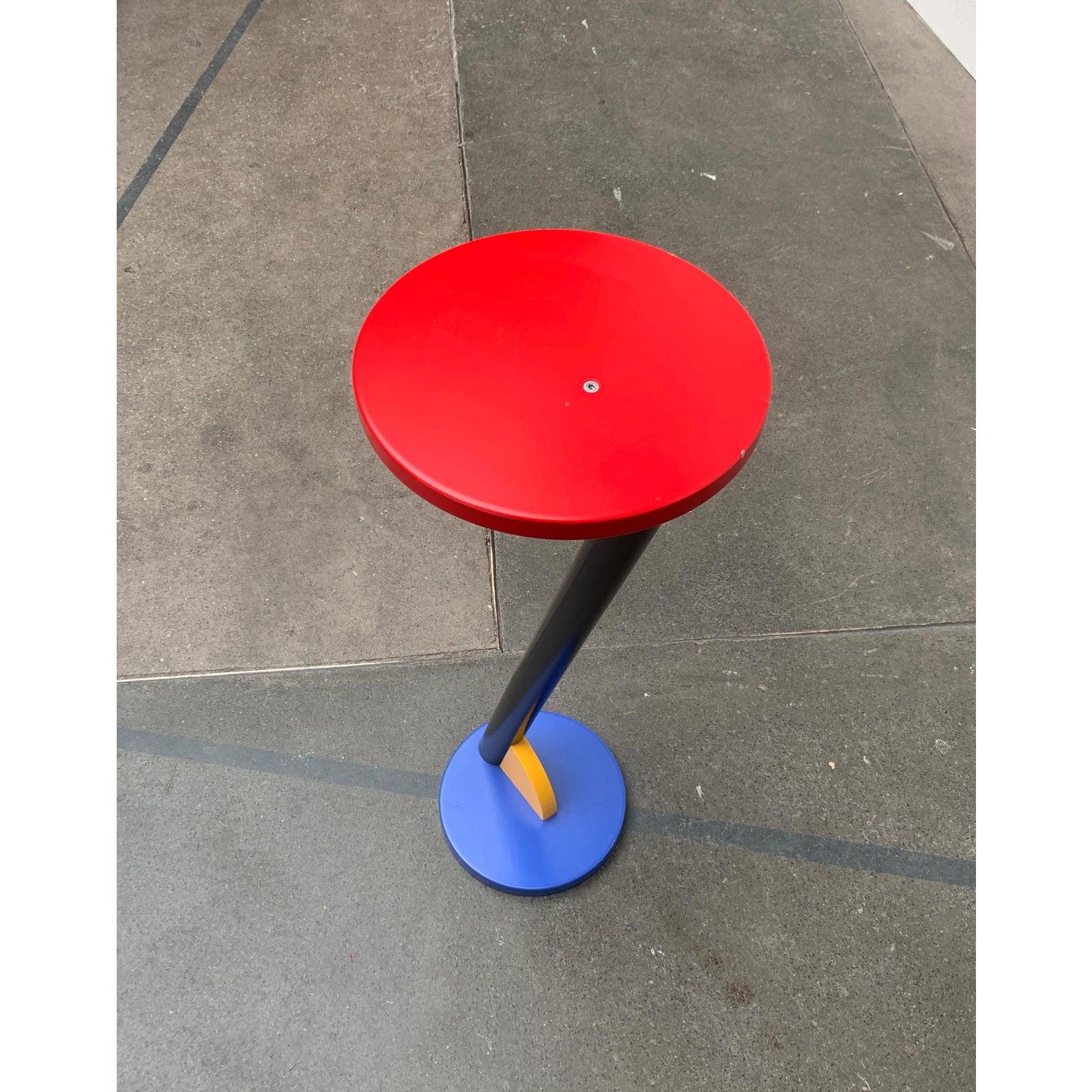 Stand ou table d'appoint postmoderne en bois, années 1980 Excellent état - En vente à Hamburg, DE