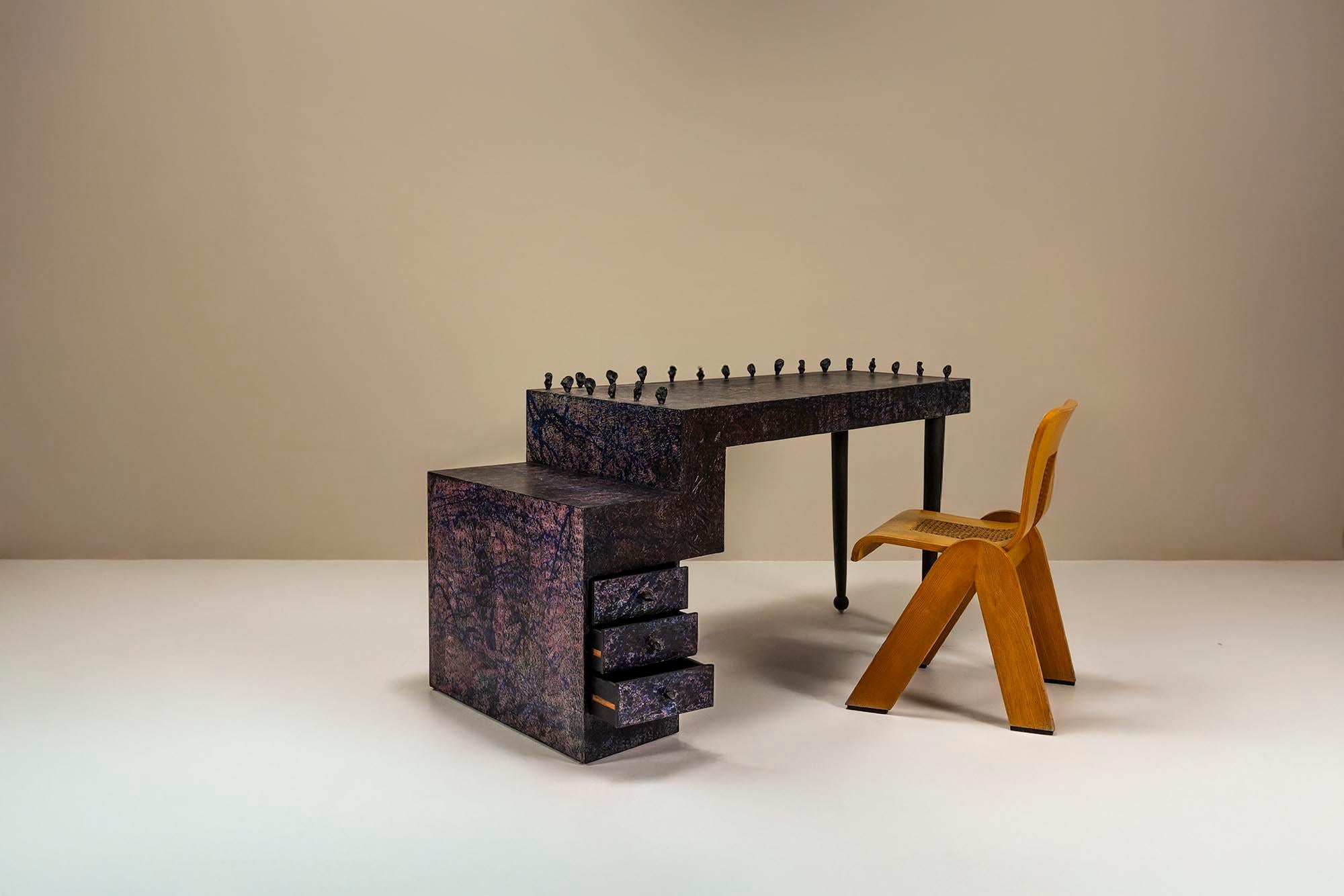 Postmoderner Schreibtisch von Bohuslav Horak für Anthologie Quartett, 1993 (Holz) im Angebot