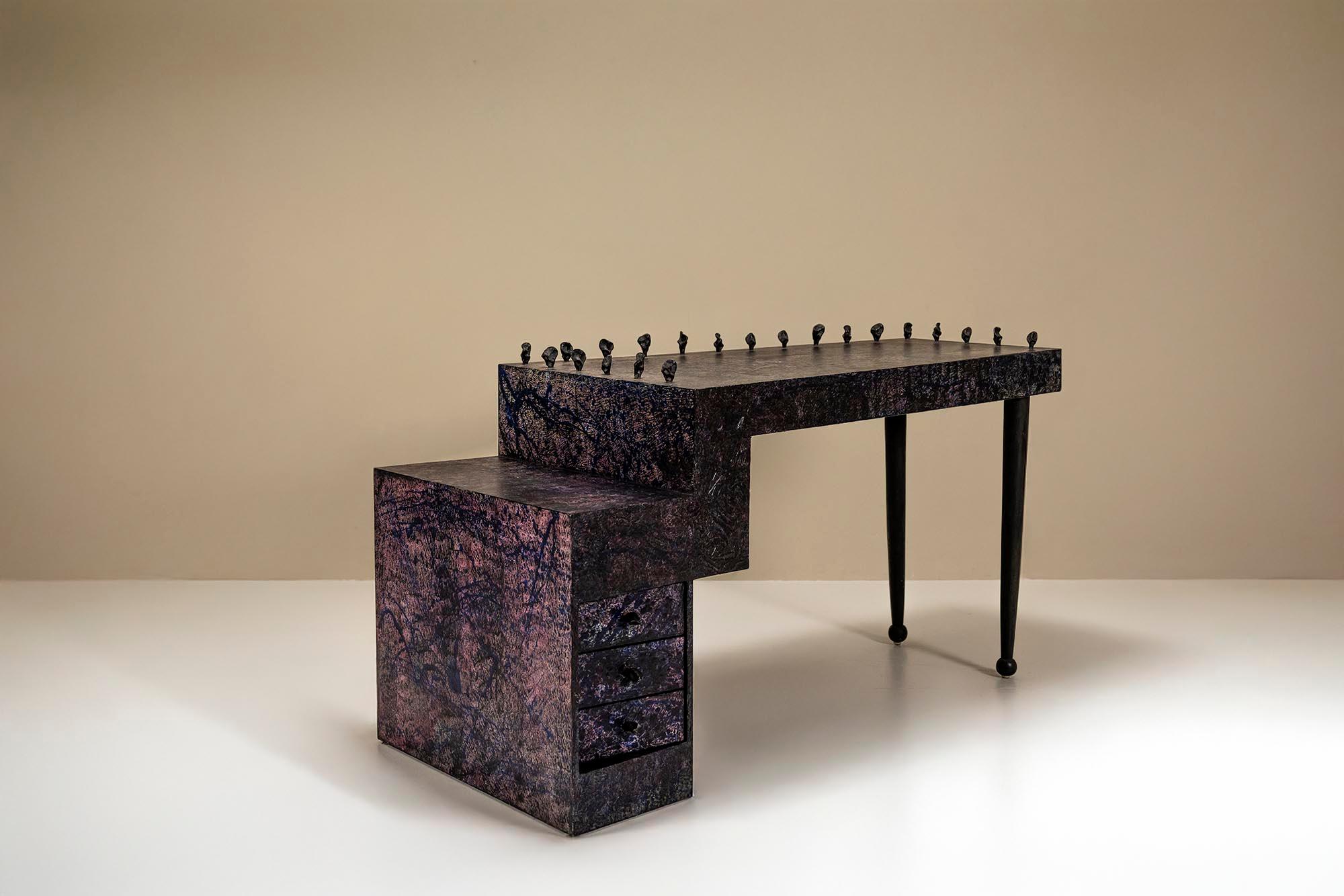 Postmoderner Schreibtisch von Bohuslav Horak für Anthologie Quartett, 1993 im Angebot 3
