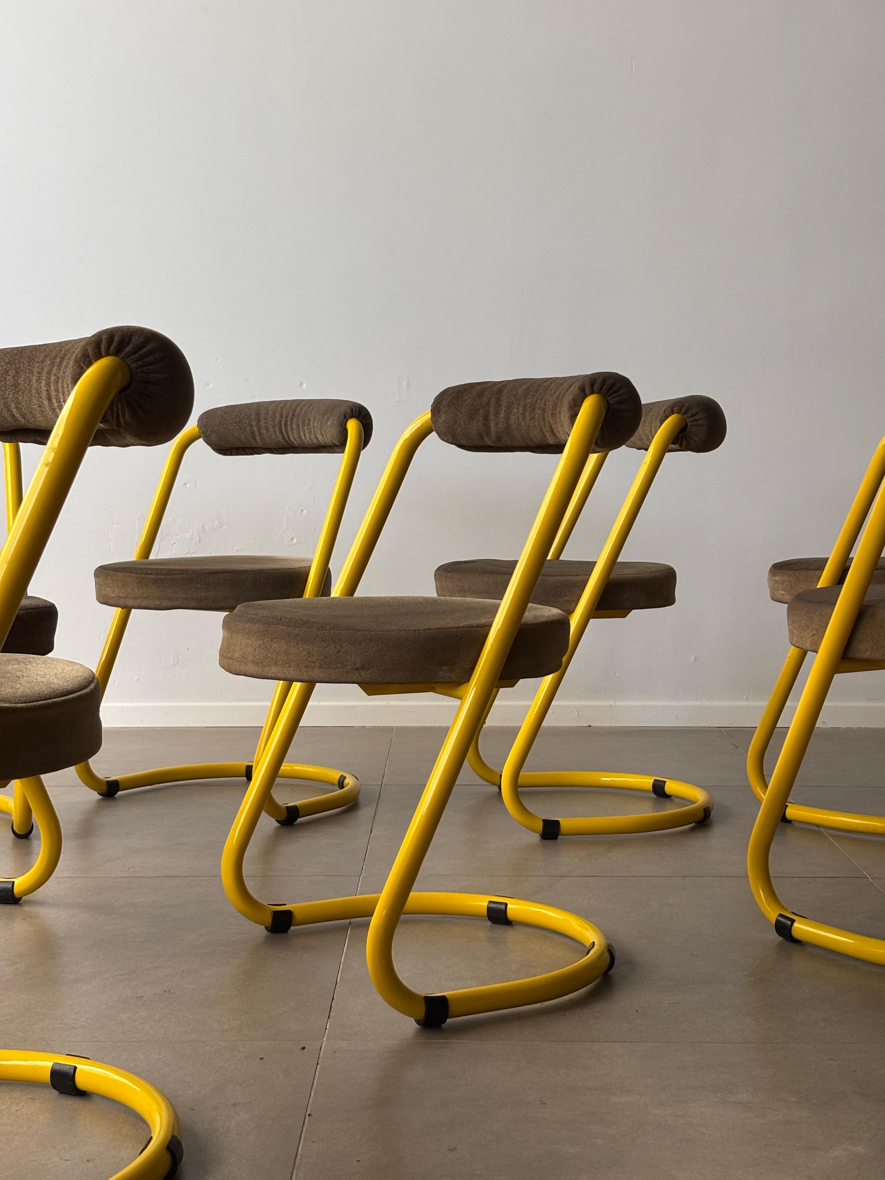 Métal Chaises de salle à manger postmodernes en métal jaune de Giotto Stoppino, Italie, années 1970 en vente