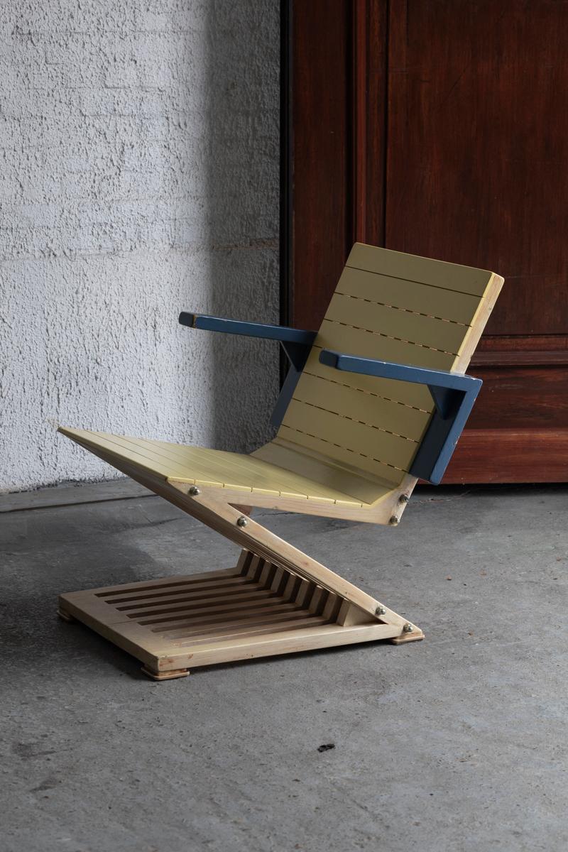 Unique Postmodern Zig-Zag Chair in style of Gerrit Rietveld, 1980s  For Sale 3