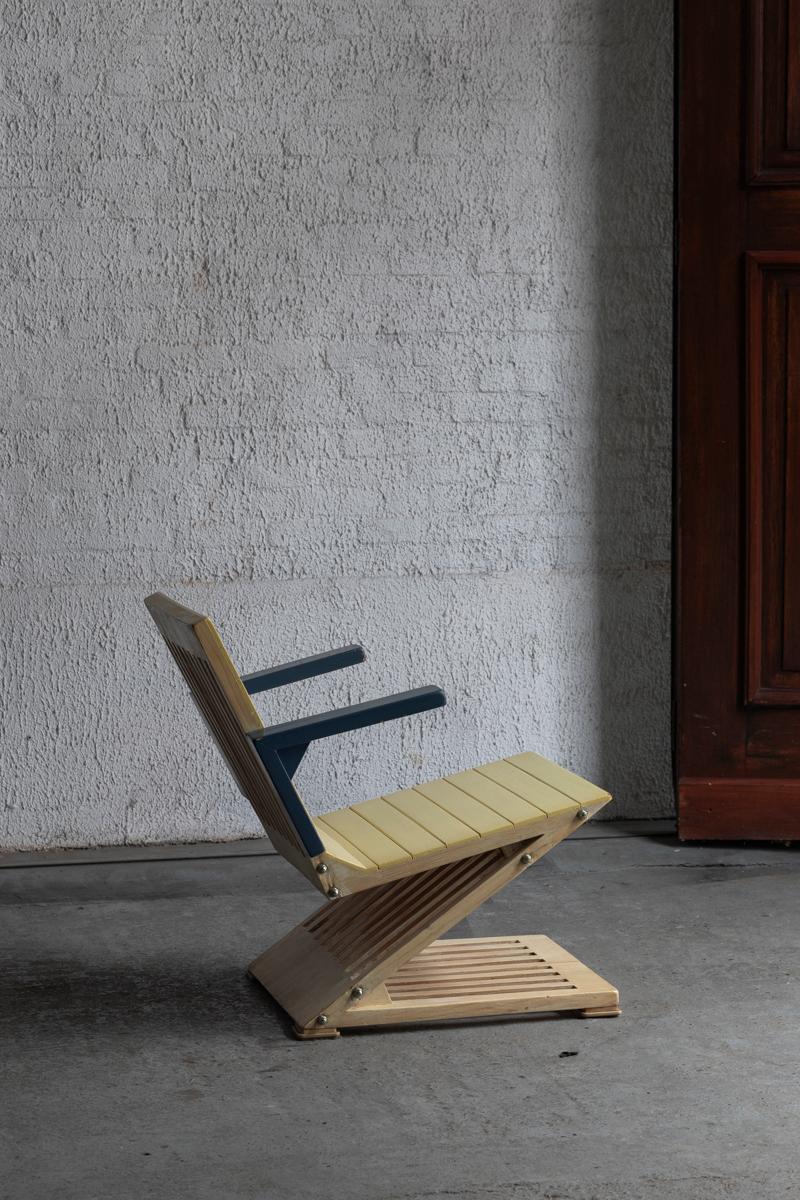 Unique Postmodern Zig-Zag Chair in style of Gerrit Rietveld, 1980s  For Sale 7
