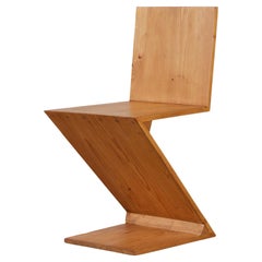 Chaise postmoderne Zig Zag dans le style de Gerrit Reitveld