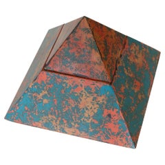 POSTMODERNISM 1992 Decorative Pyramidal Box In Polychromate & Gilded Wood