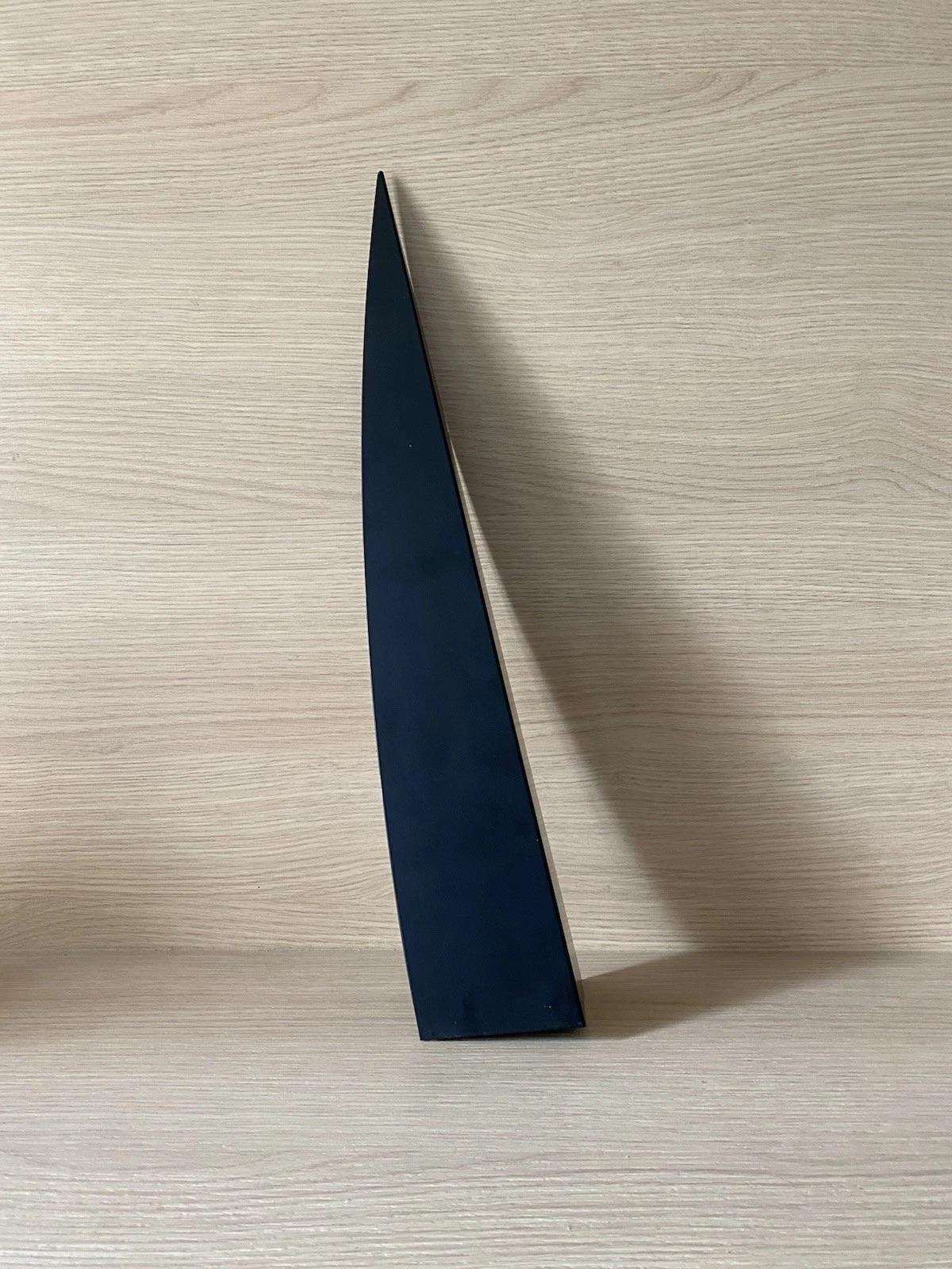 French Postmodernist Black Lacquered Flamme Sconce by Gilles Derain, France 1980s For Sale