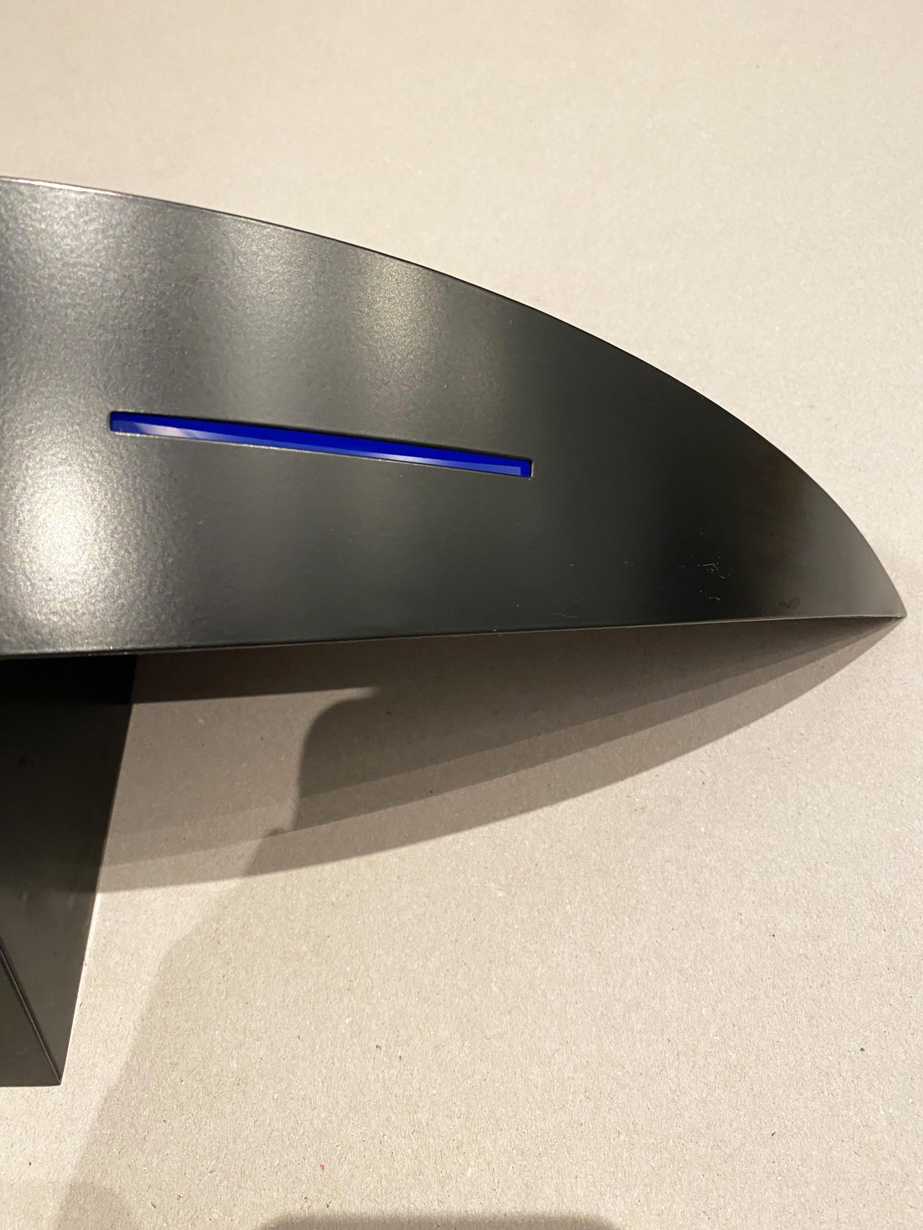 Scontrino postmoderno a forma di maschera laccato nero di Potentiel Paris, Francia, anni '80 In condizioni buone in vendita a Lille, FR