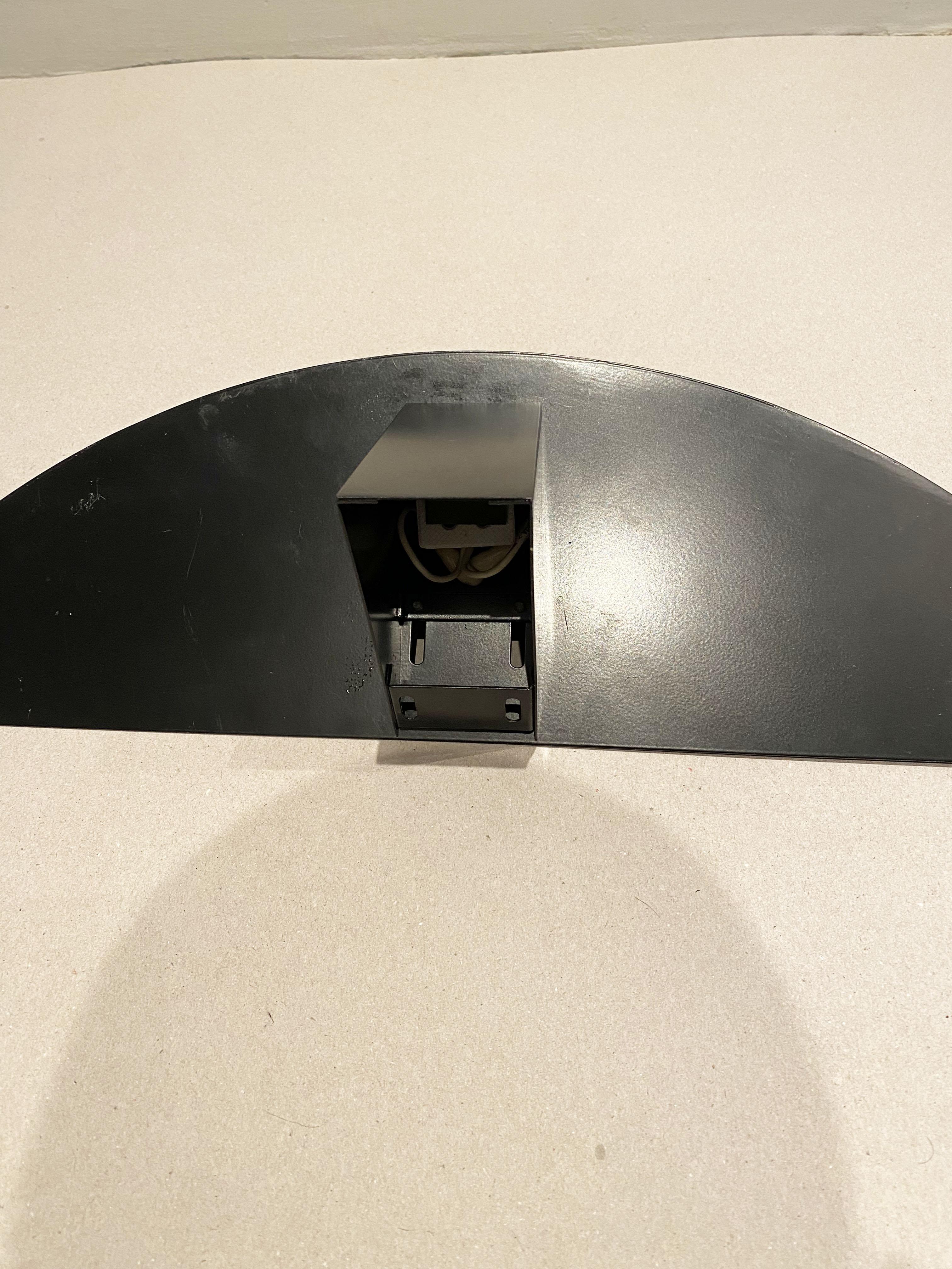 Fine XX secolo Scontrino postmoderno a forma di maschera laccato nero di Potentiel Paris, Francia, anni '80 in vendita