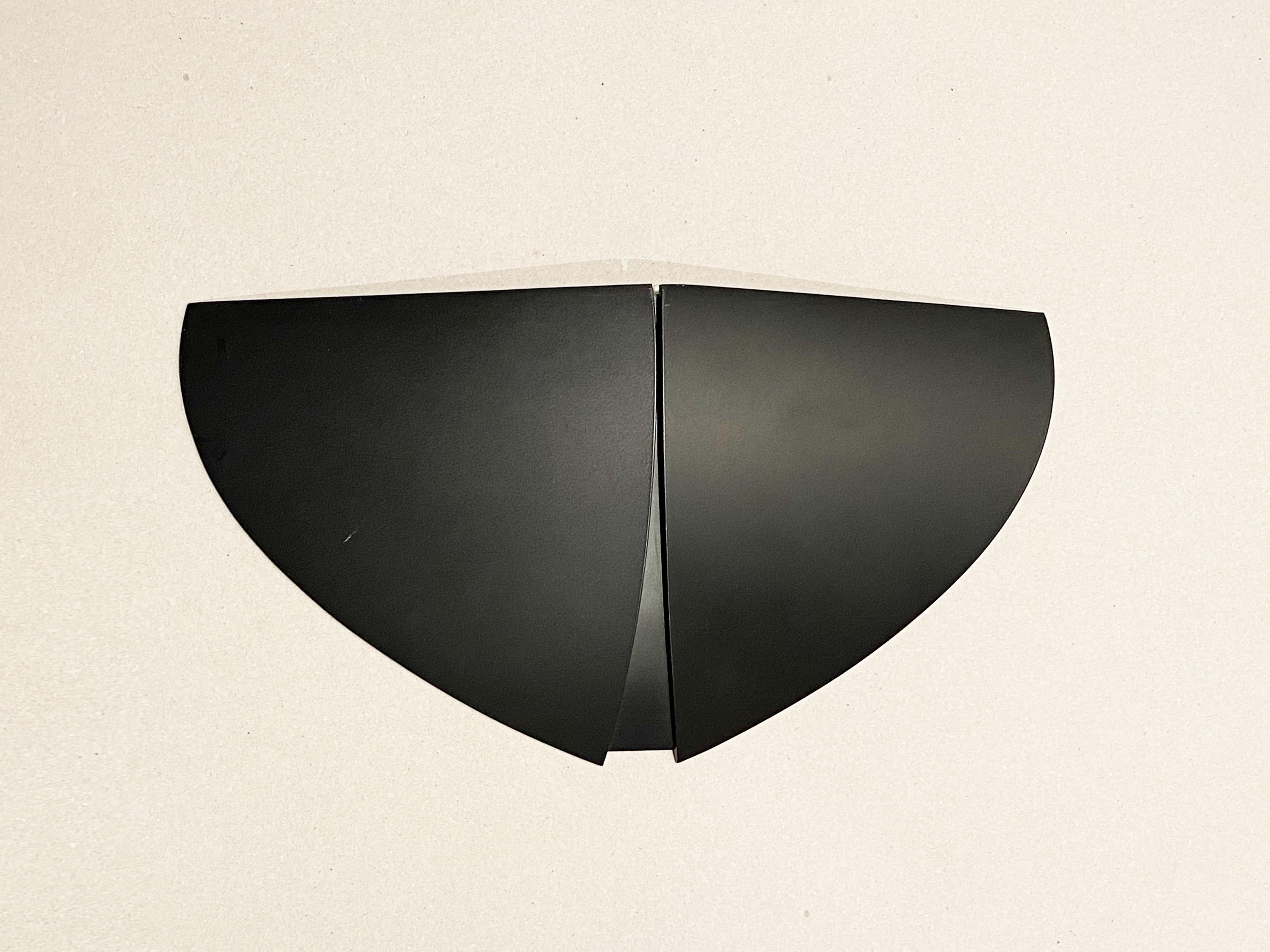 Postmoderne schwarz lackierte Origami-Leuchte von Autographe Paris, Frankreich 1980er Jahre (Ende des 20. Jahrhunderts) im Angebot