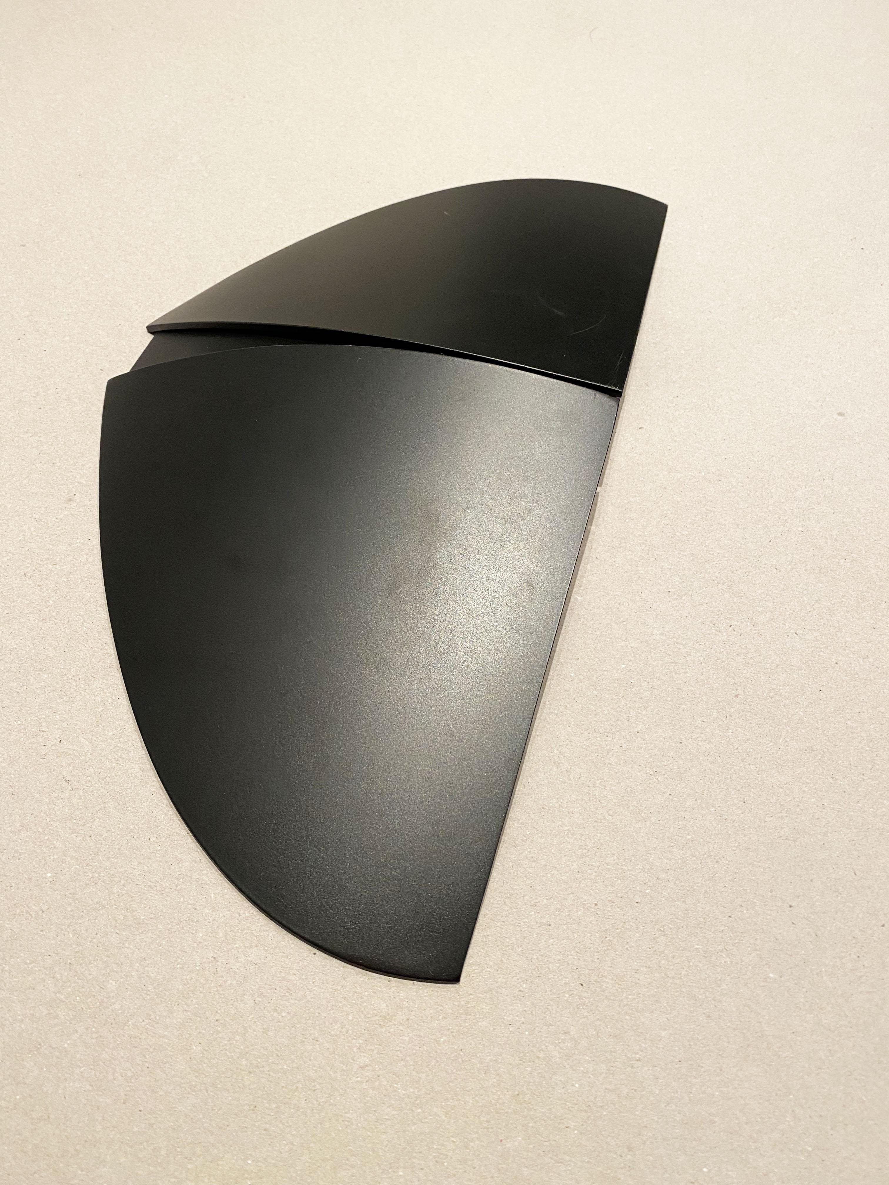 Postmoderne schwarz lackierte Origami-Leuchte von Autographe Paris, Frankreich 1980er Jahre (Stahl) im Angebot