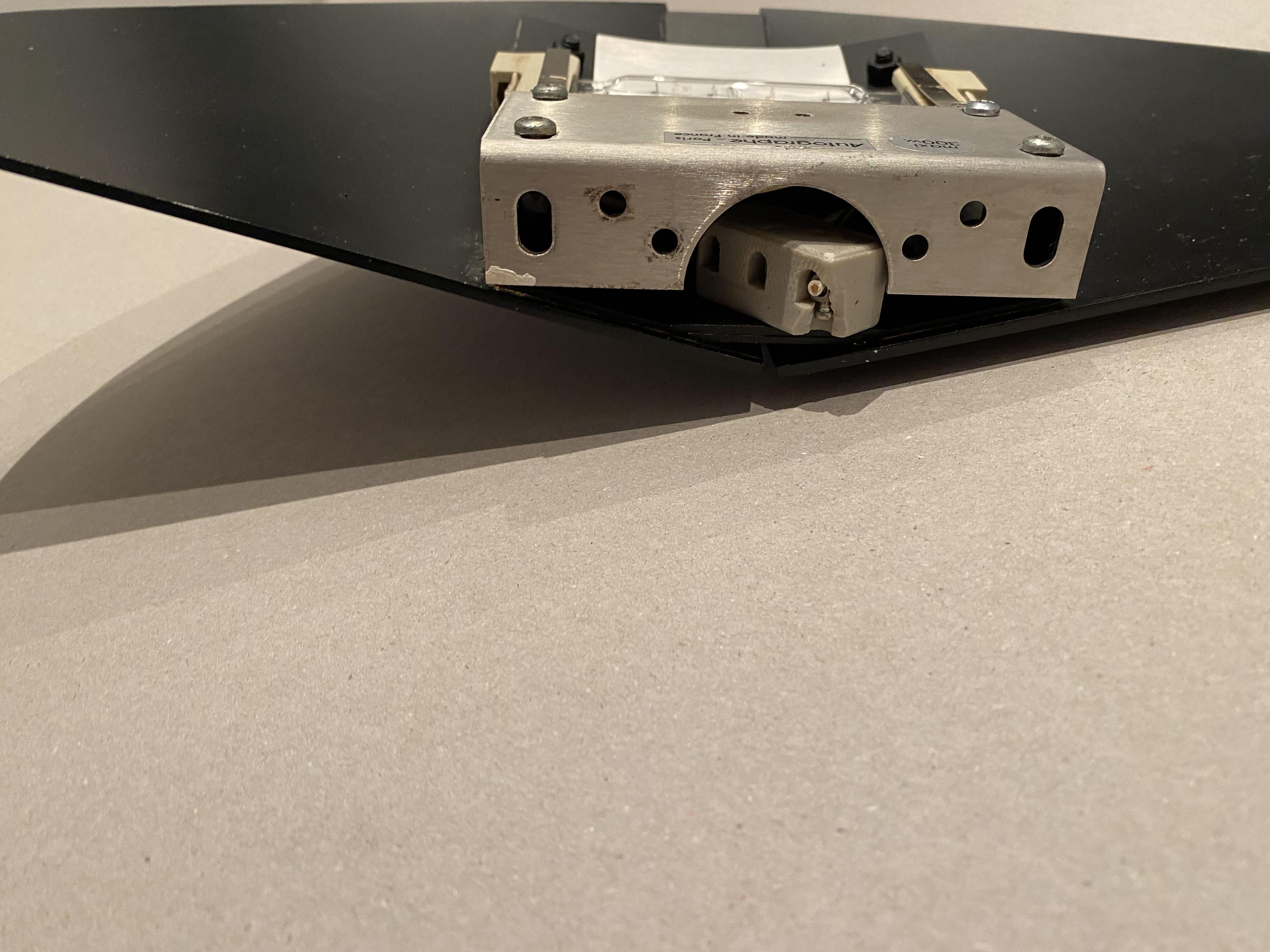 Postmoderne schwarz lackierte Origami-Leuchte von Autographe Paris, Frankreich 1980er Jahre im Angebot 1