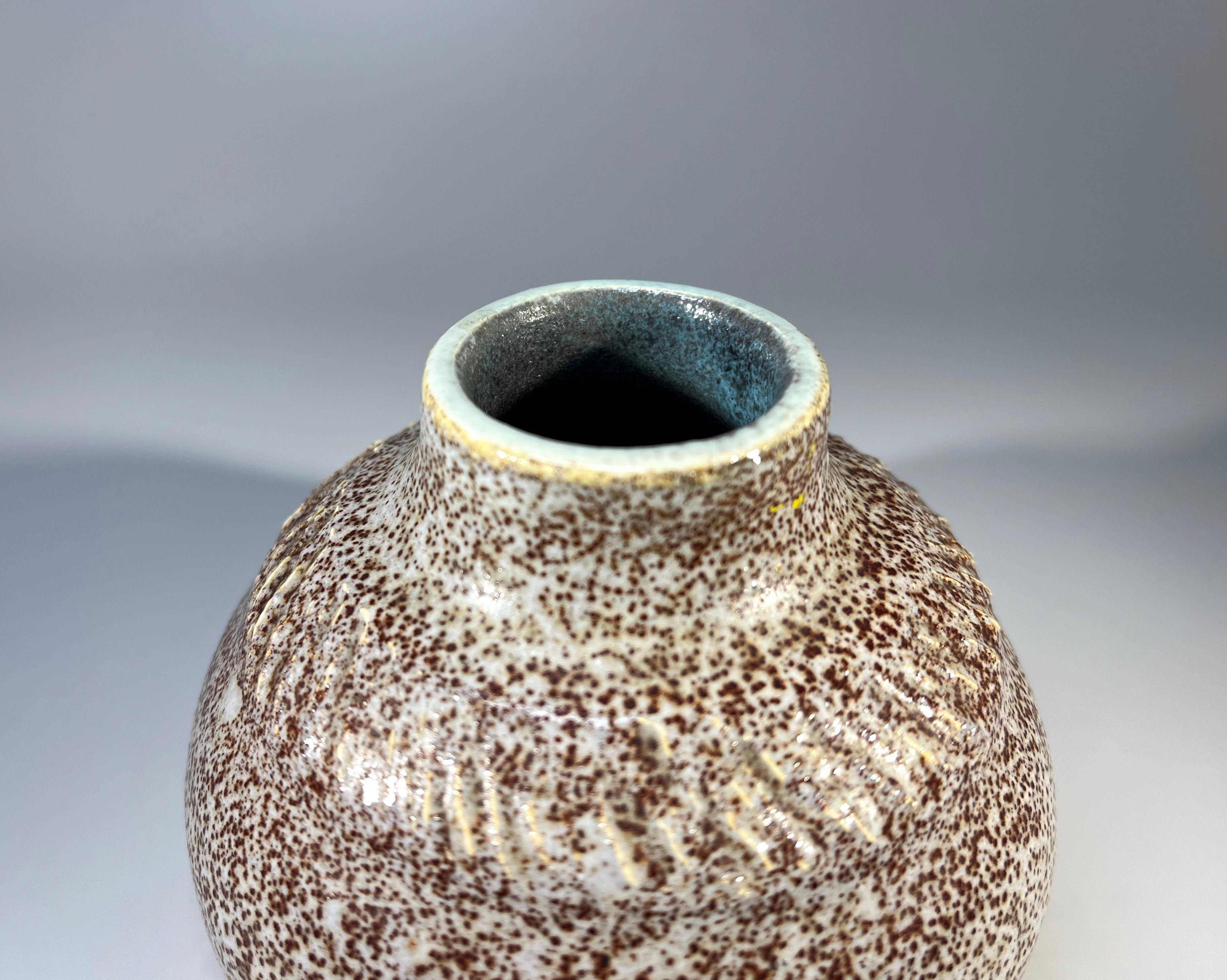 Vase en céramique à glaçure mouchetée de châtaignier Posy par Accolay, France, années 1960 en vente 1
