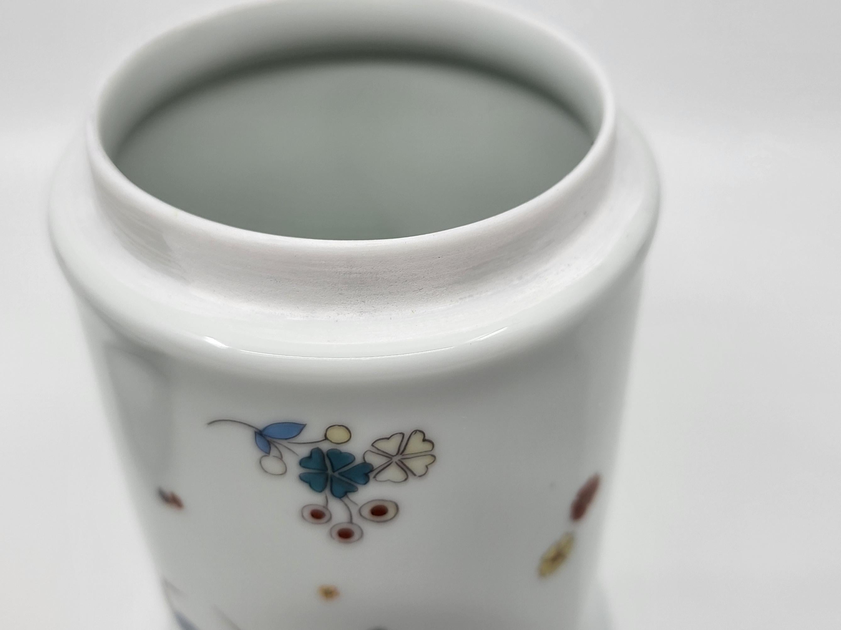 Maceta en Porcelana del Lys Decoración real Kakiemon Castillo de Chantilly XVIIIe Francia en venta 4