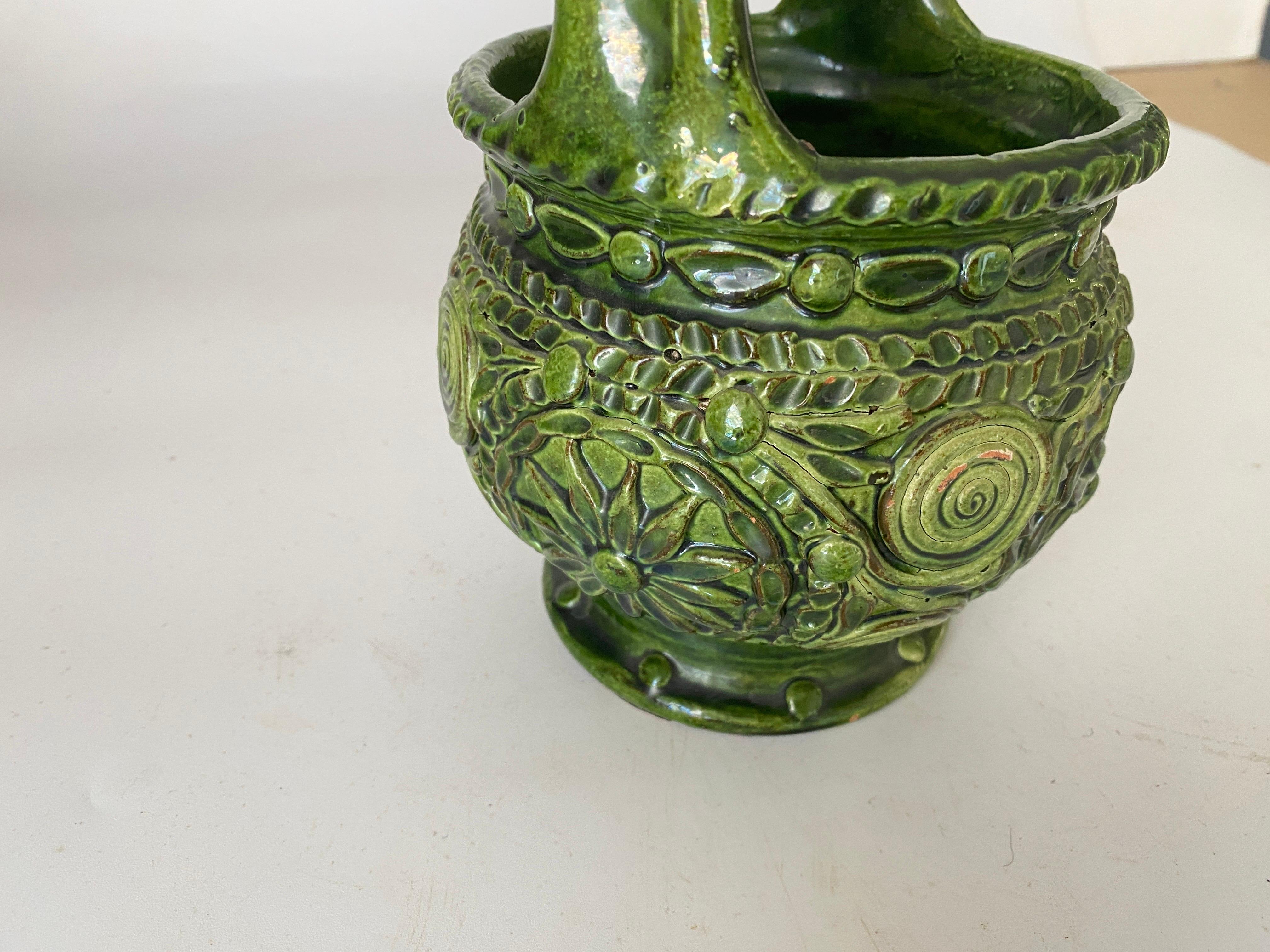  Pot or Box 19th Century Majolica France Ceramic Green with an Circular Handle In Good Condition For Sale In Auribeau sur Siagne, FR