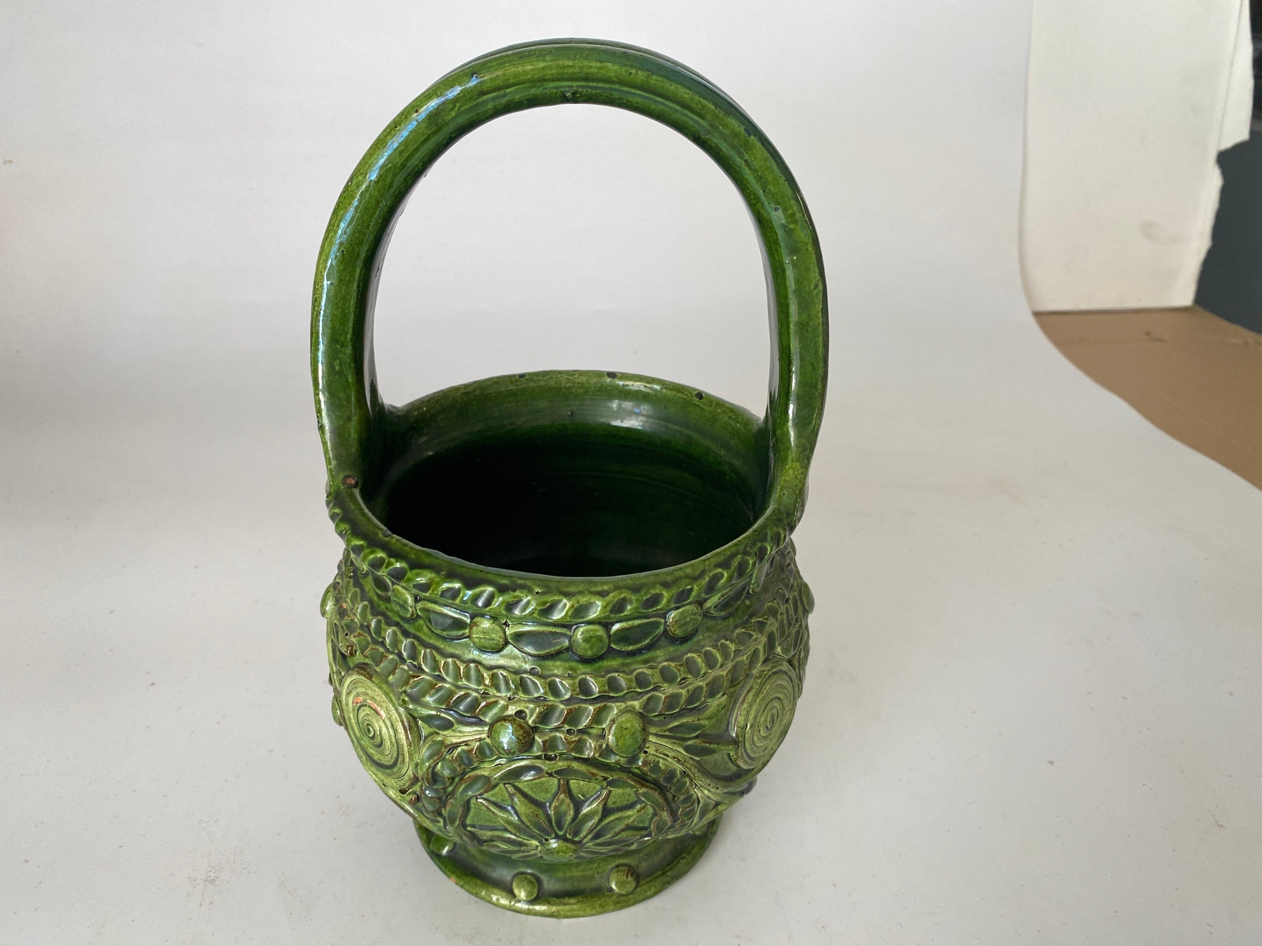  Pot or Box 19th Century Majolica France Ceramic Green with an Circular Handle For Sale 2
