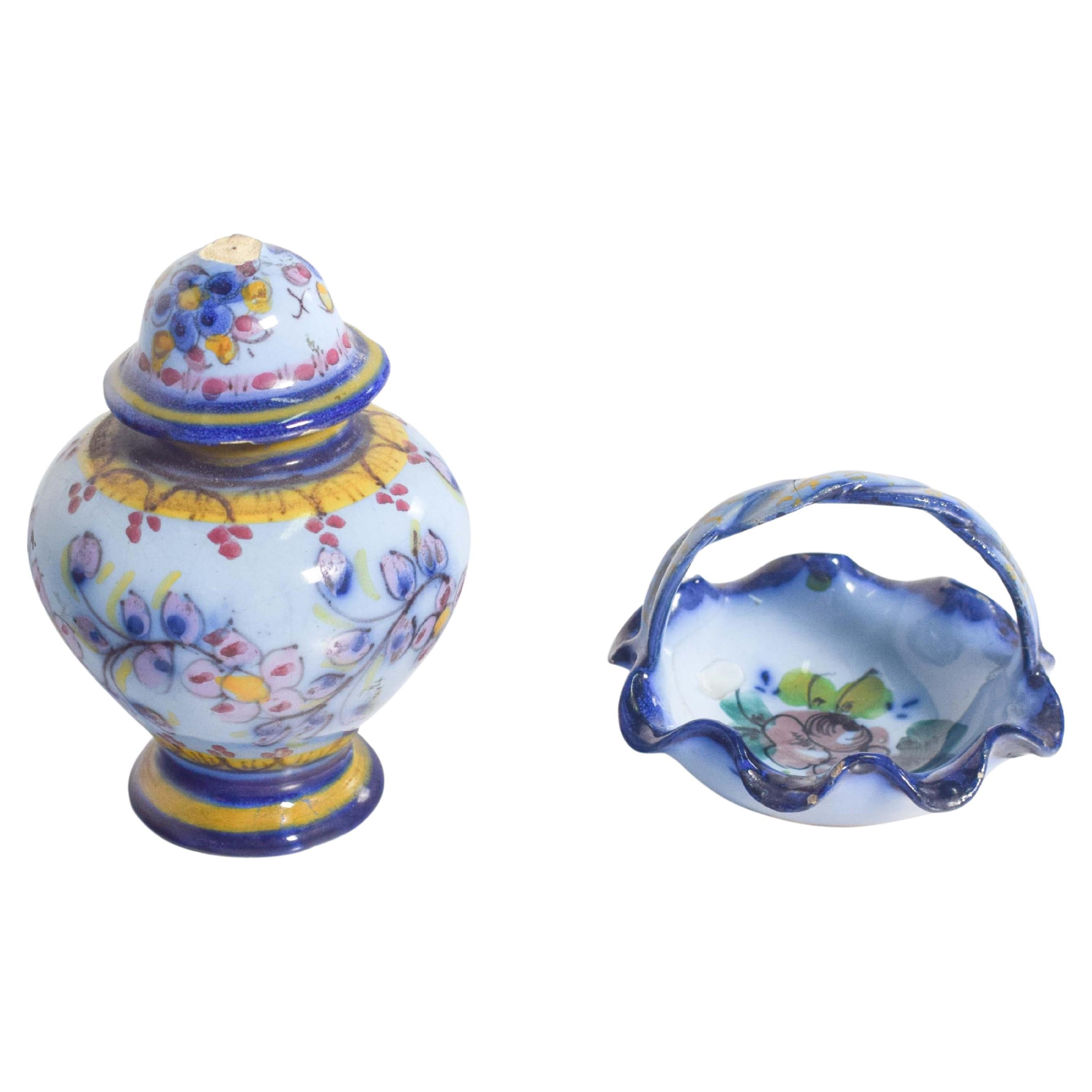 Pot With Lid and Basket With Handle