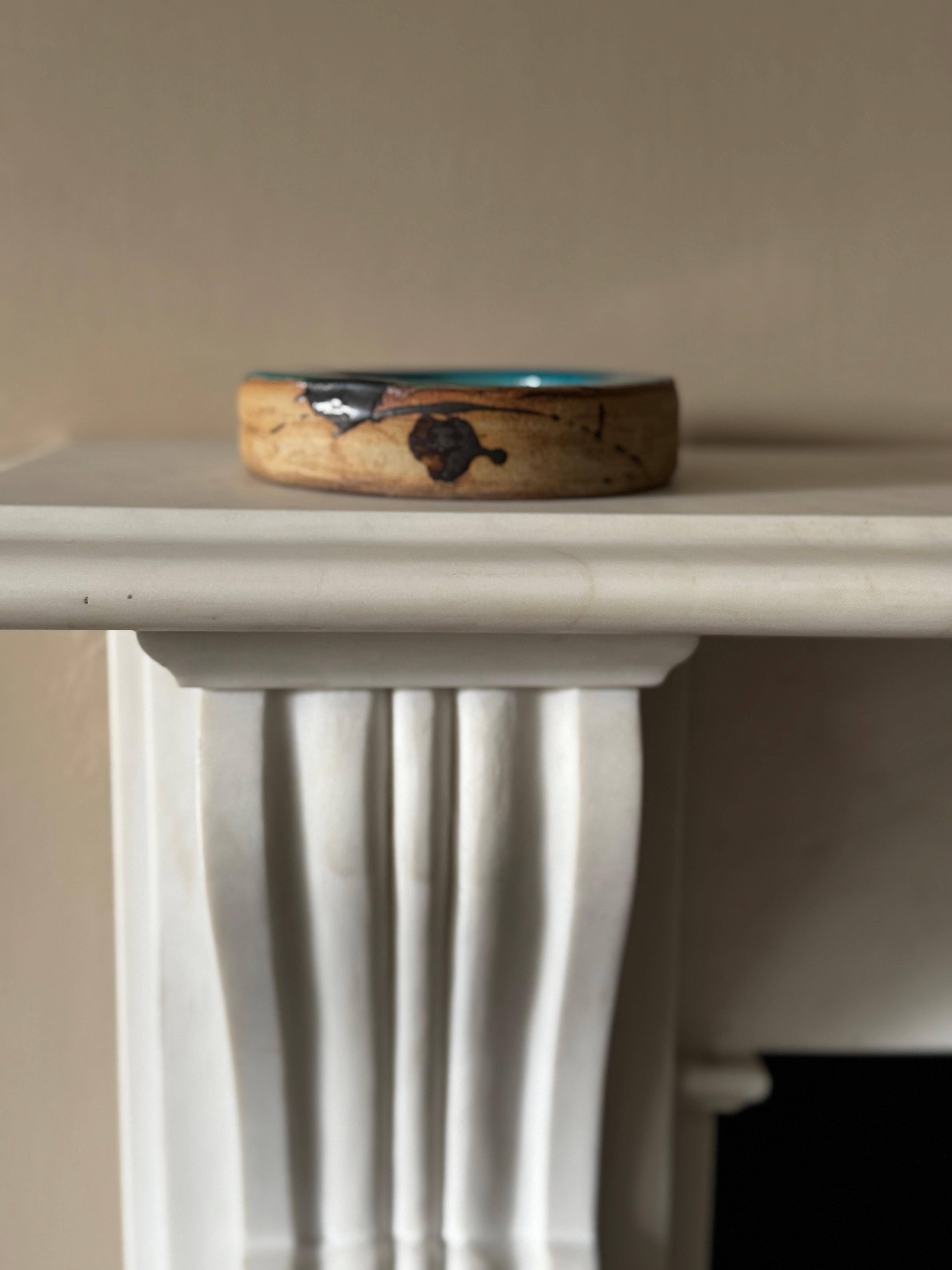 Vide poche en poterie émaillée de Madeleine Bruault pour la Poterie de la Colomvr Vallauris.