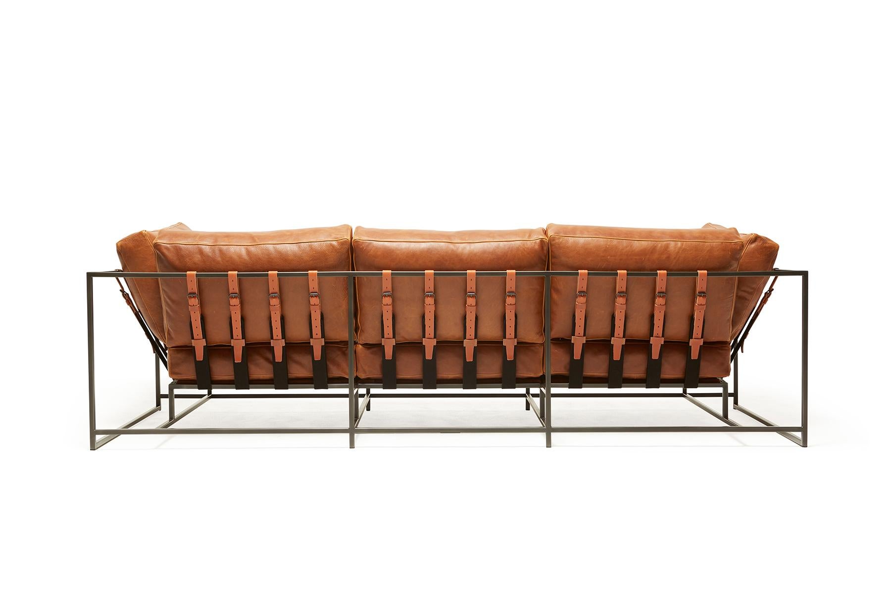 Moderne Canapé Potomac en cuir brun clair et acier noirci avec pouf en vente
