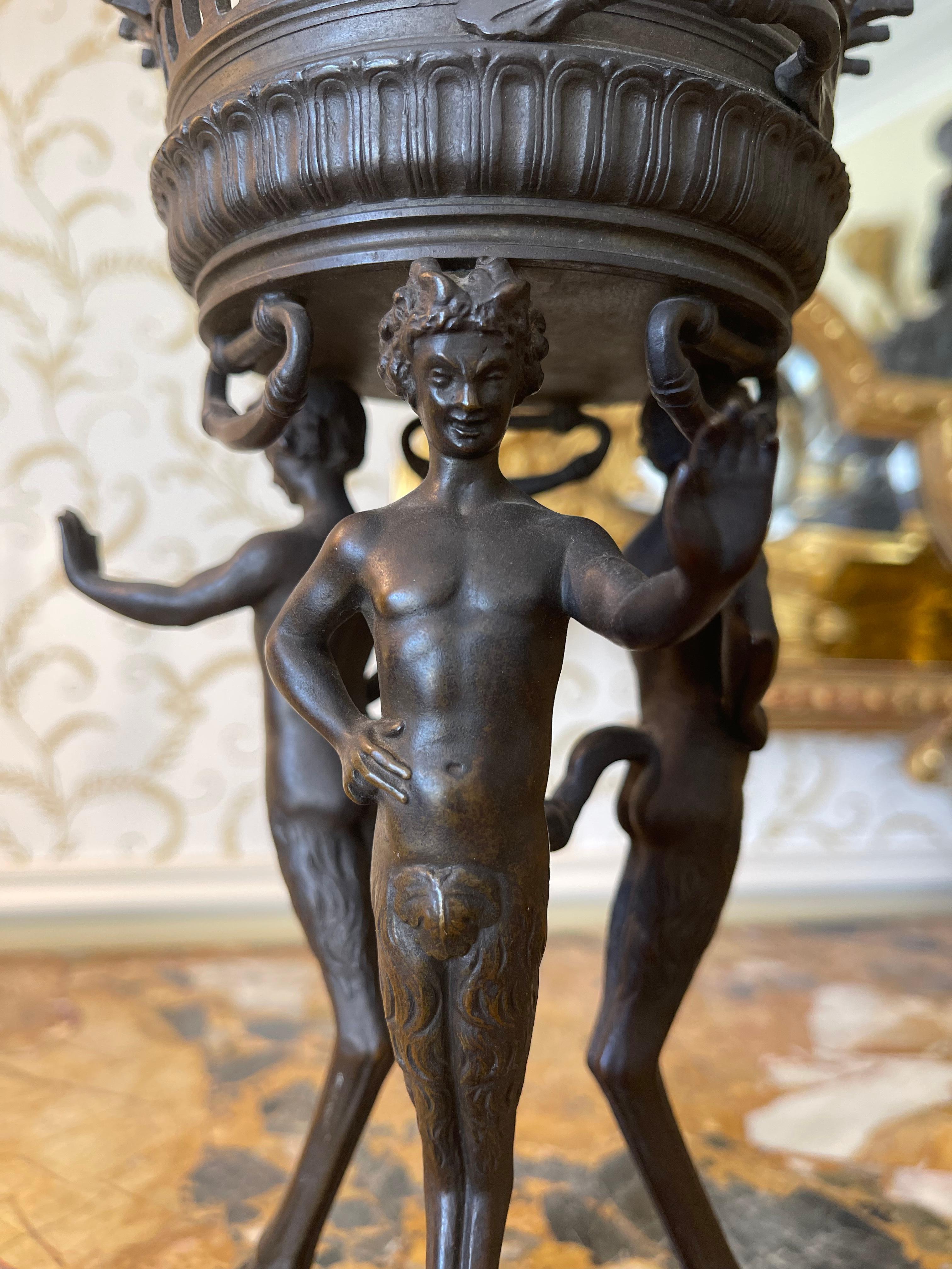 Potpourri In Athenian Bronze, 19th century For Sale 4
