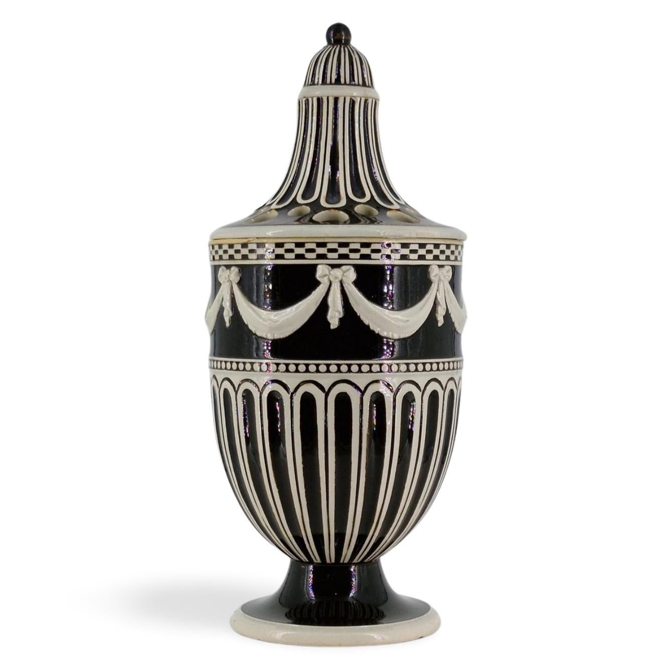 Inglese Potpourri in Teracotta Bianca. Wedgwood C1780. in vendita