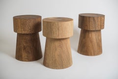 Potro-Hocker – Moderner, gedrechselter Hocker aus massivem Amapa-Holz aus Mexiko
