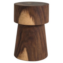 Potro-Hocker – Moderner, gedrechselter Hocker aus massivem Parota-Holz aus Mexiko