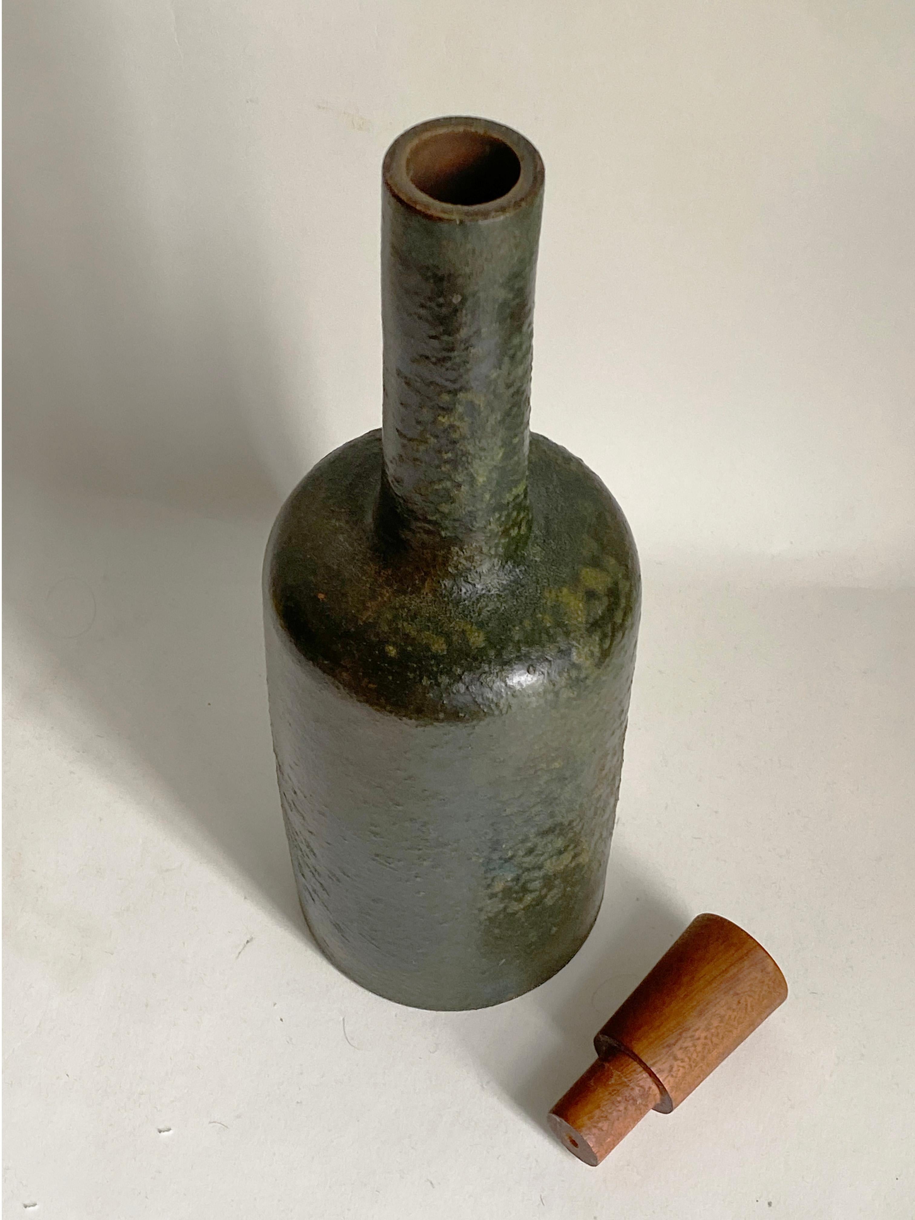 Pottery Bottle with Original Wood Stopper Attributed to Aldo Londi for Bitossi For Sale 5