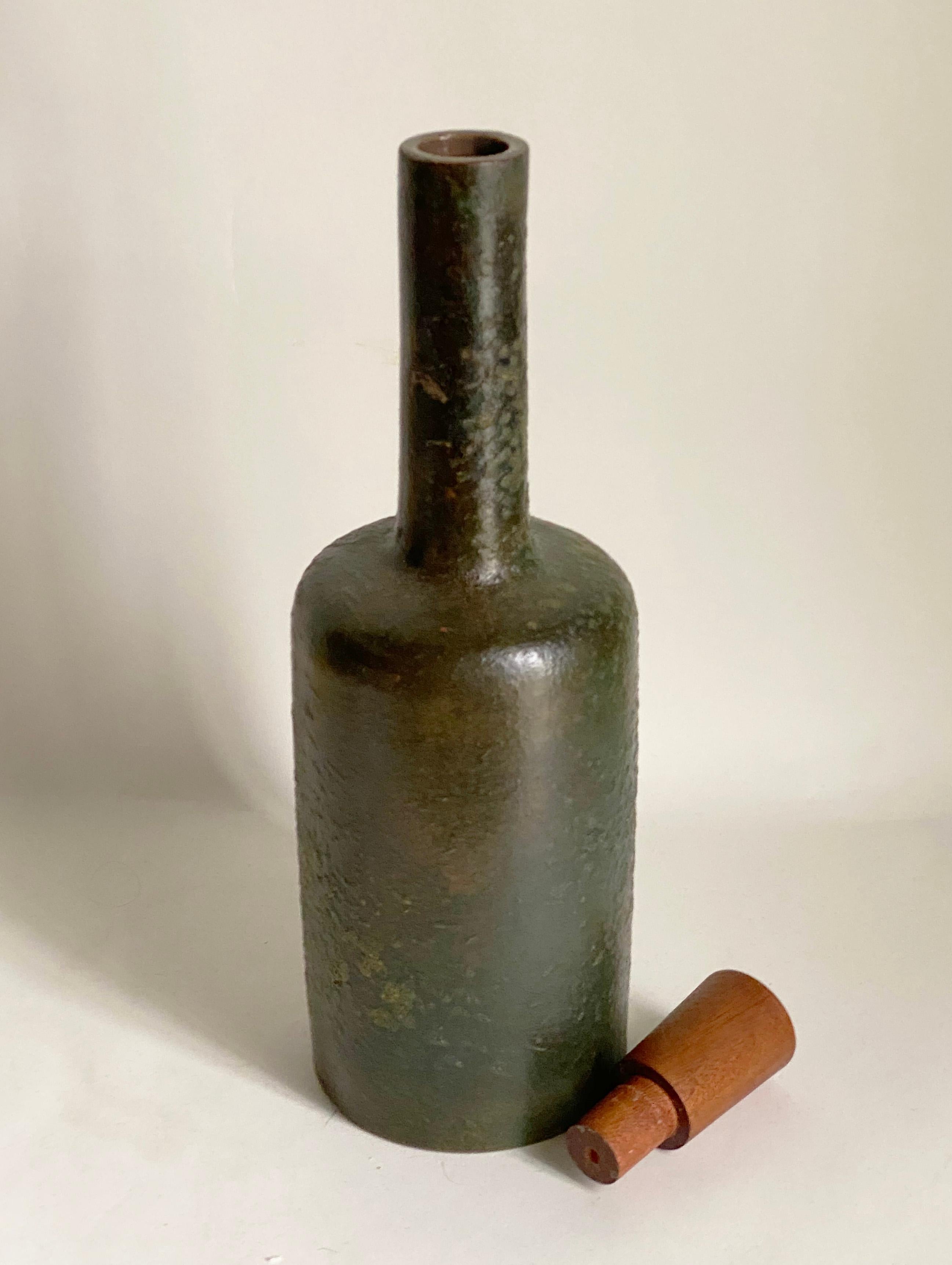 Mid-Century Modern Pottery Bottle with Original Wood Stopper Attributed to Aldo Londi for Bitossi For Sale