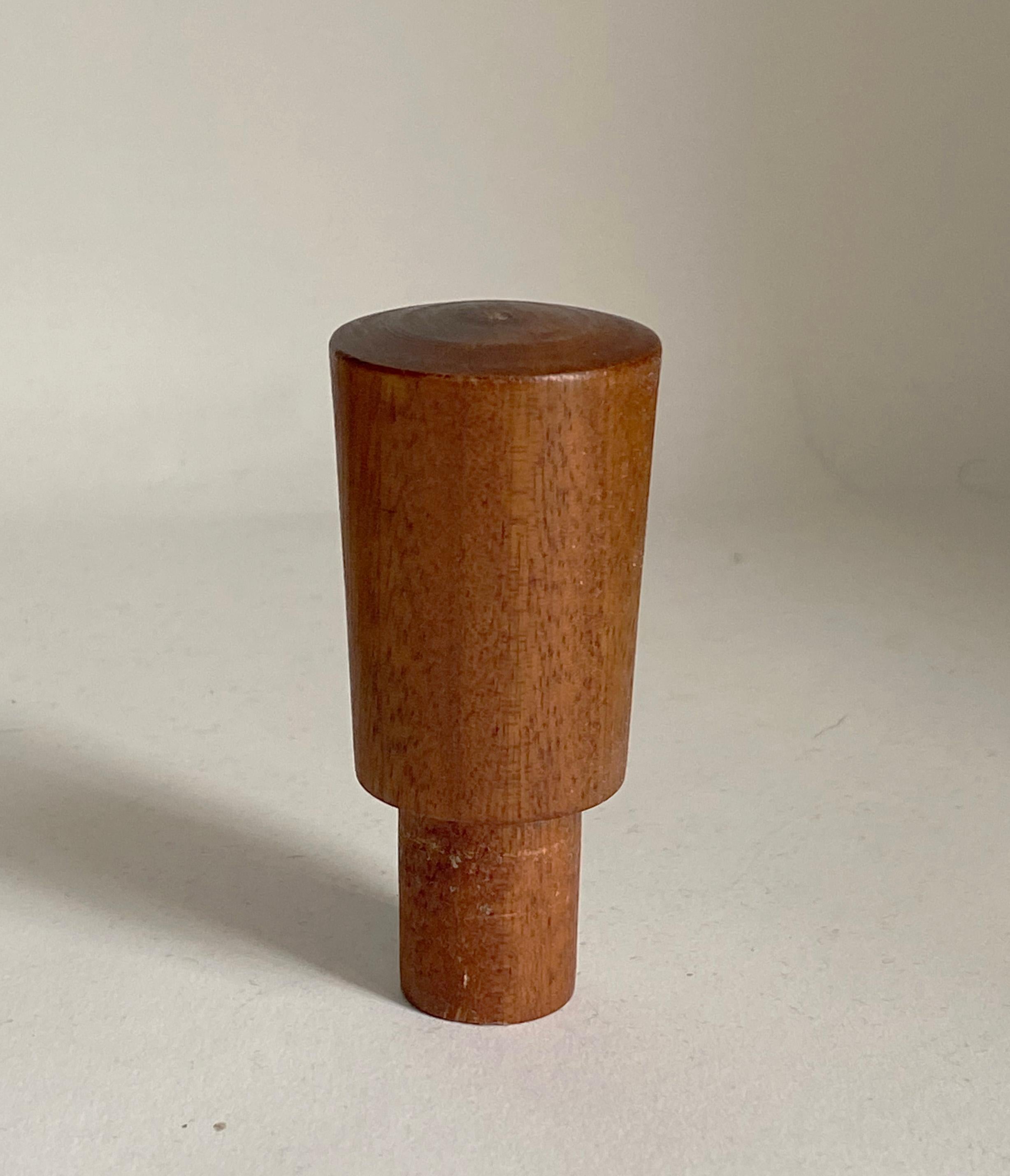 Pottery Bottle with Original Wood Stopper Attributed to Aldo Londi for Bitossi In Good Condition For Sale In Minneapolis, MN