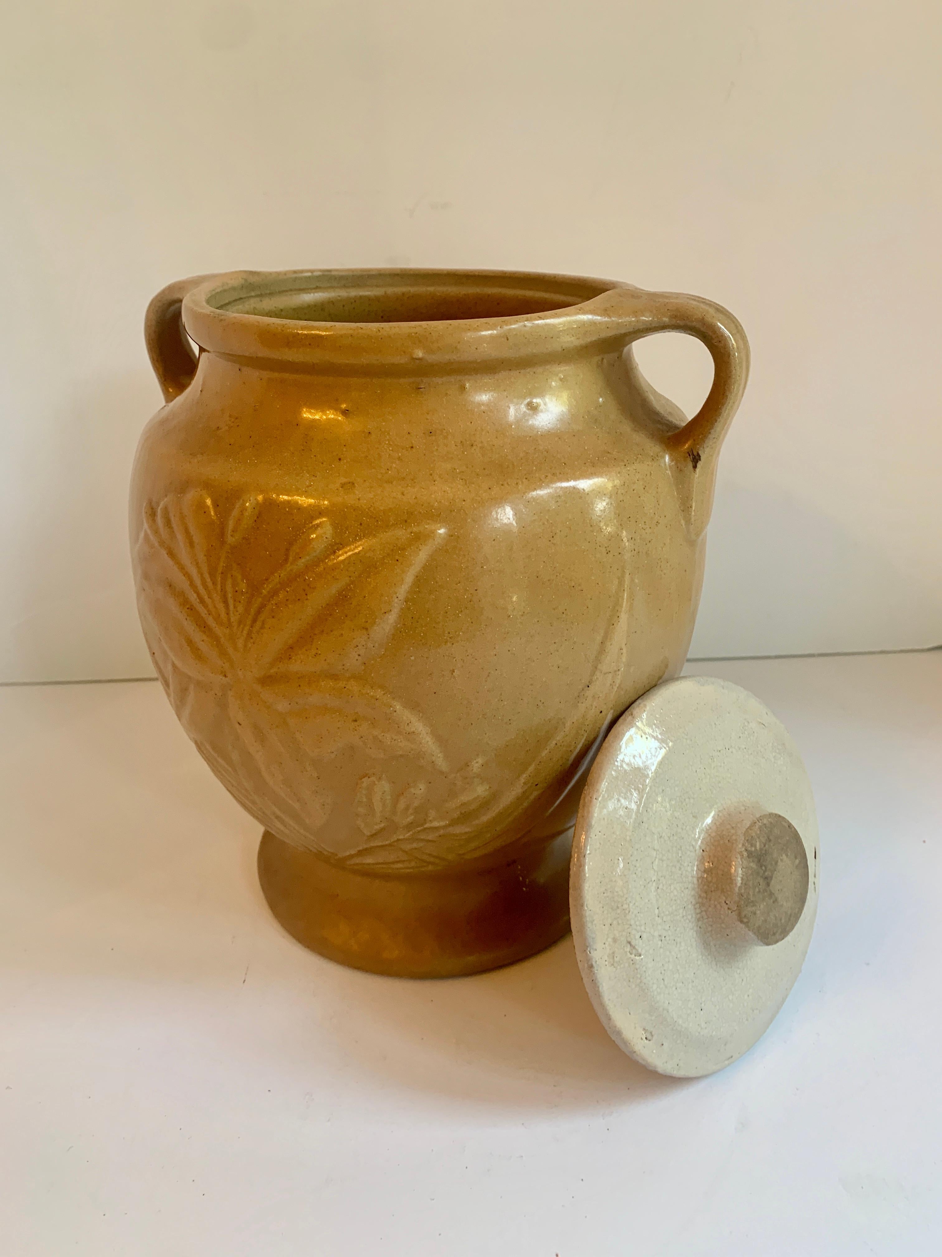 Pottery Cookie Jar In Good Condition In Los Angeles, CA