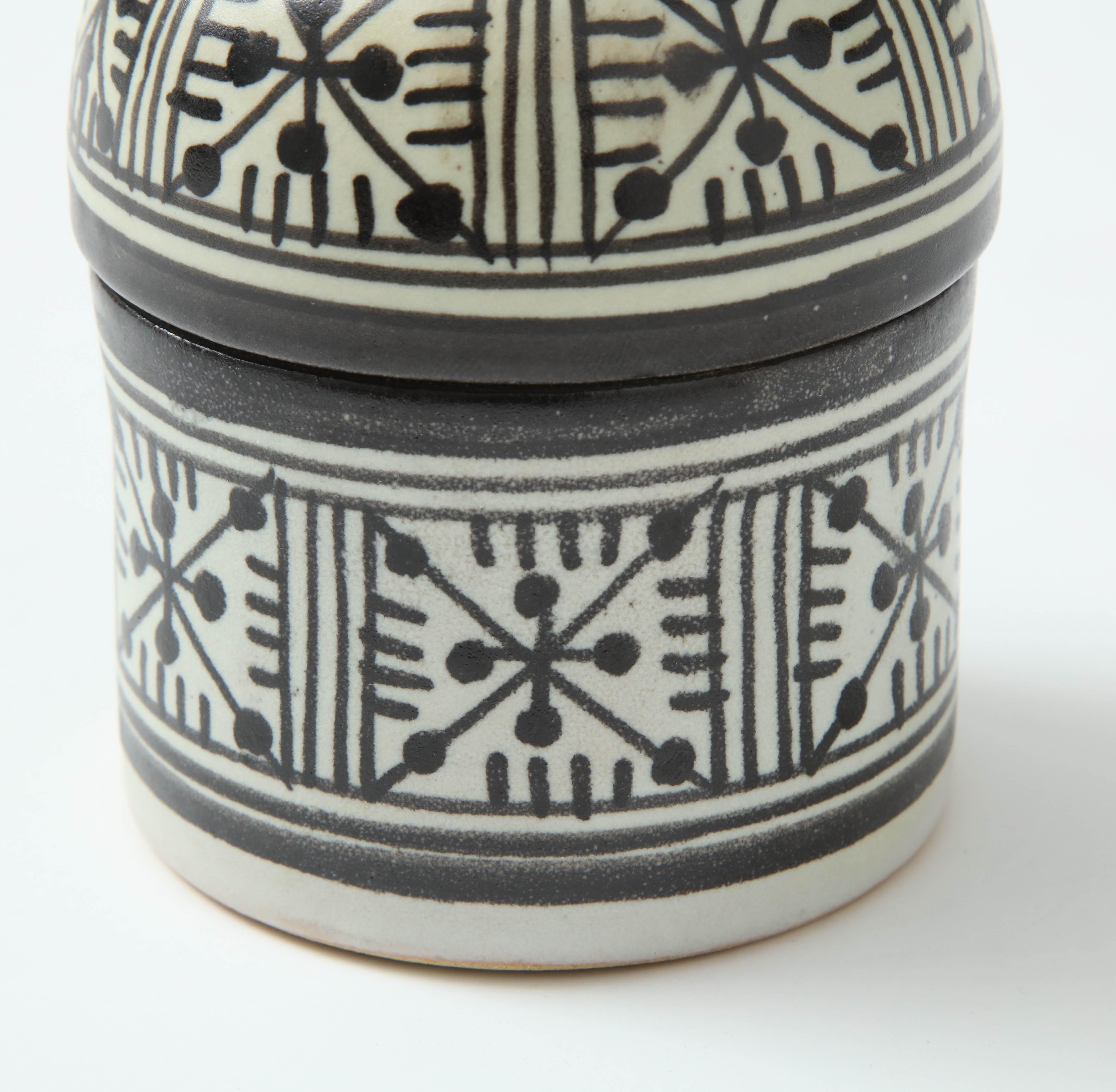 Pottery from Rabat, Morocco, Contemporary Ceramic Jar, Cream and Black Colors In New Condition For Sale In New York, NY