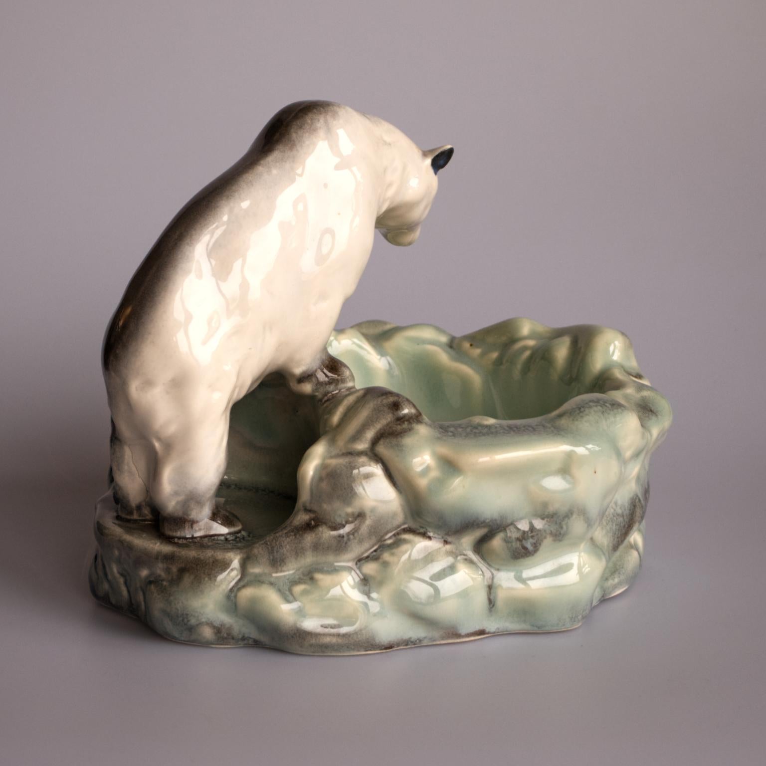 Mid-20th Century Pottery Polar Bear Bowl or Ashtray from Ditmar Urbach Czechoslovakia, 1930s