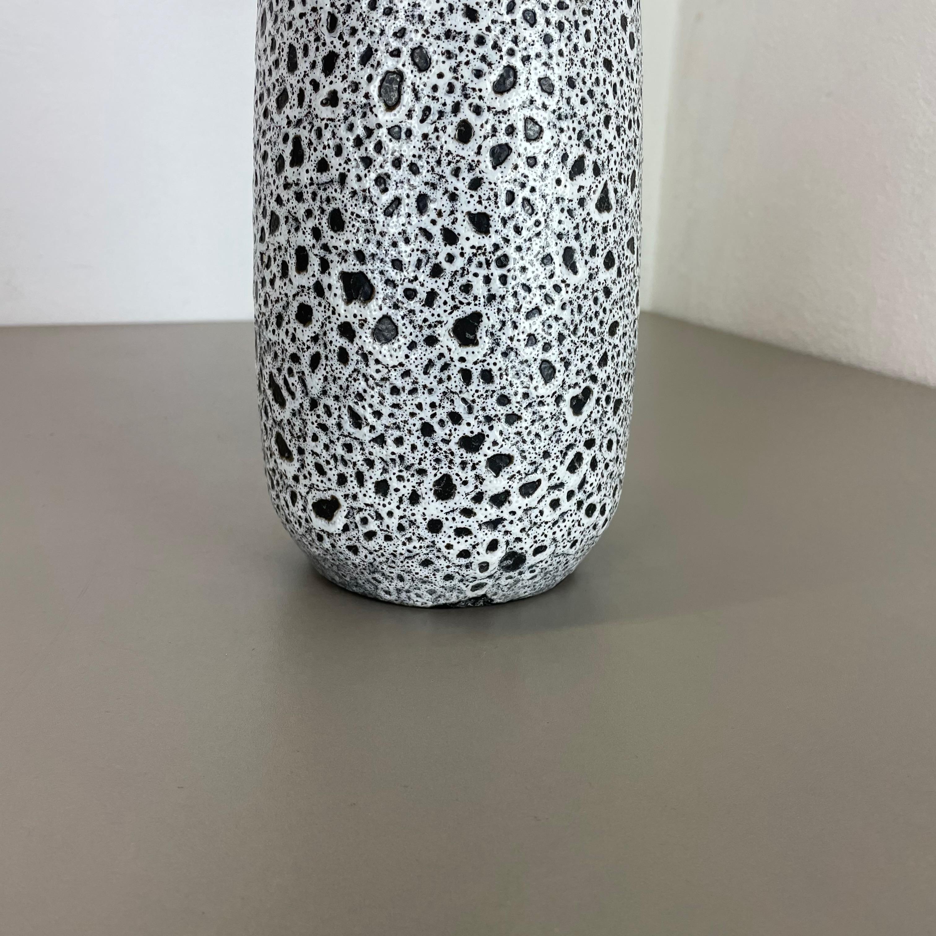 Keramik Super Weiß Farbe Fett Lava Mehrfarbige Vase Scheurich Deutschland WGP, 1970 im Zustand „Gut“ im Angebot in Kirchlengern, DE
