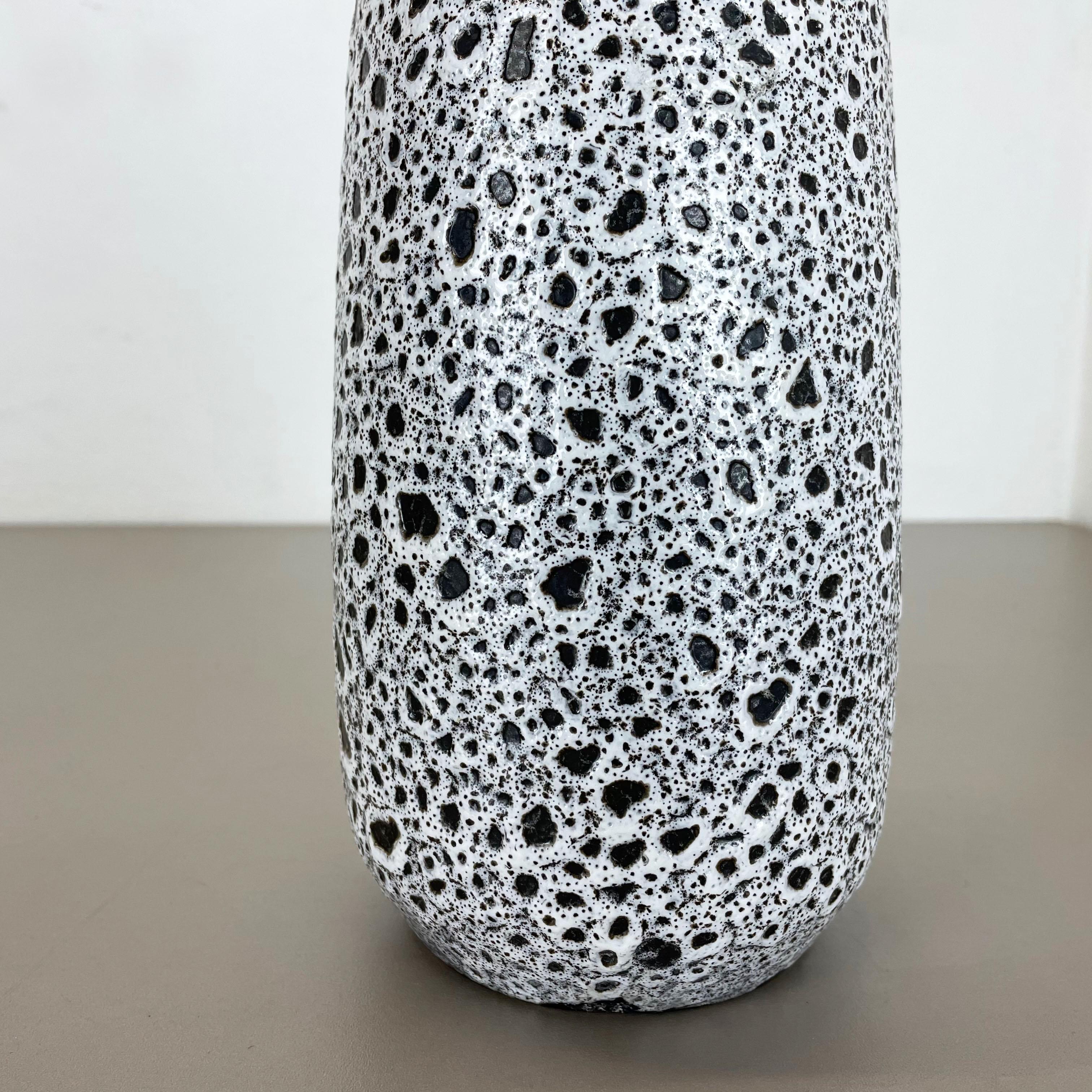 Keramik Super Weiß Farbe Fett Lava Mehrfarbige Vase Scheurich Deutschland WGP, 1970 (20. Jahrhundert) im Angebot