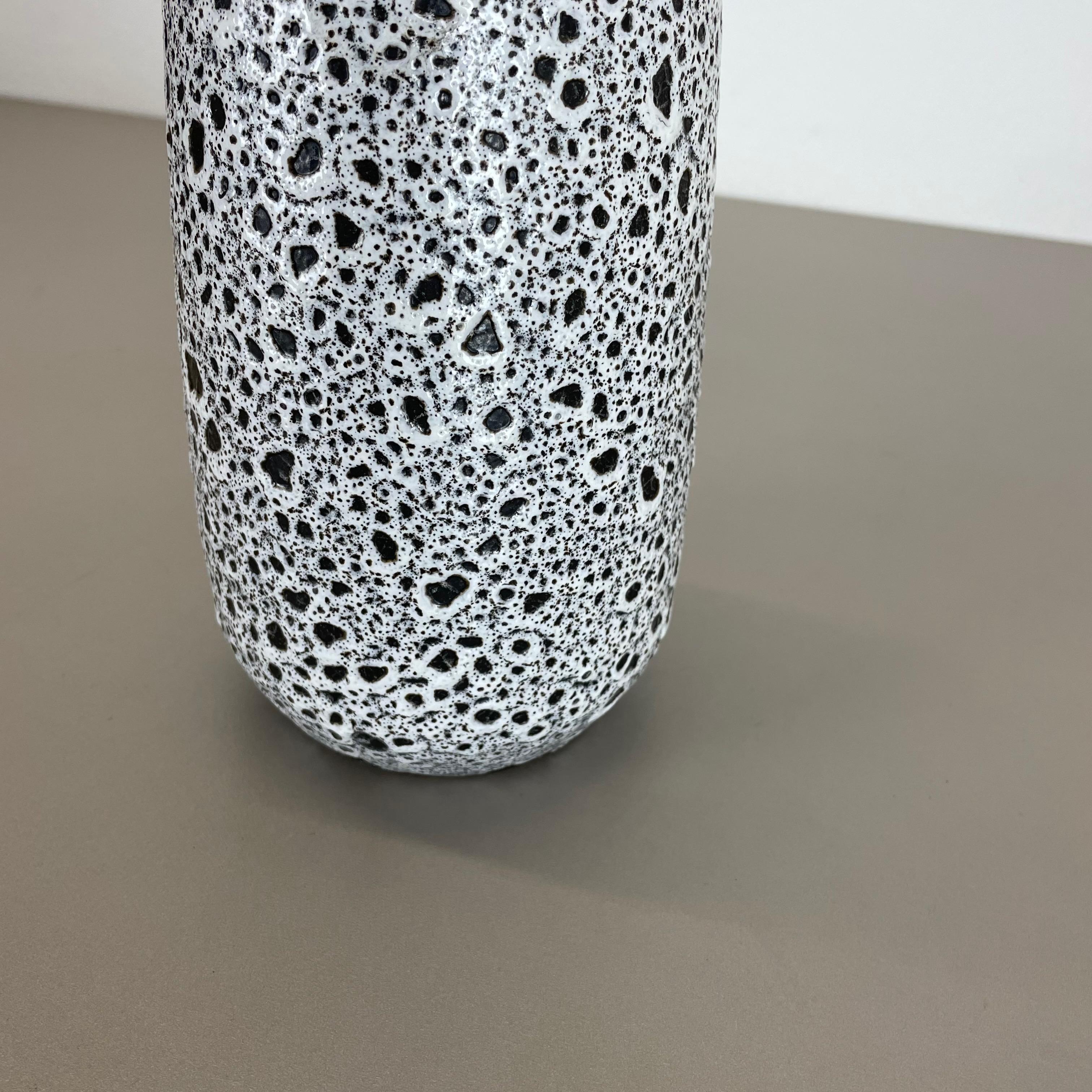 Keramik Super Weiß Farbe Fett Lava Mehrfarbige Vase Scheurich Deutschland WGP, 1970 im Angebot 2